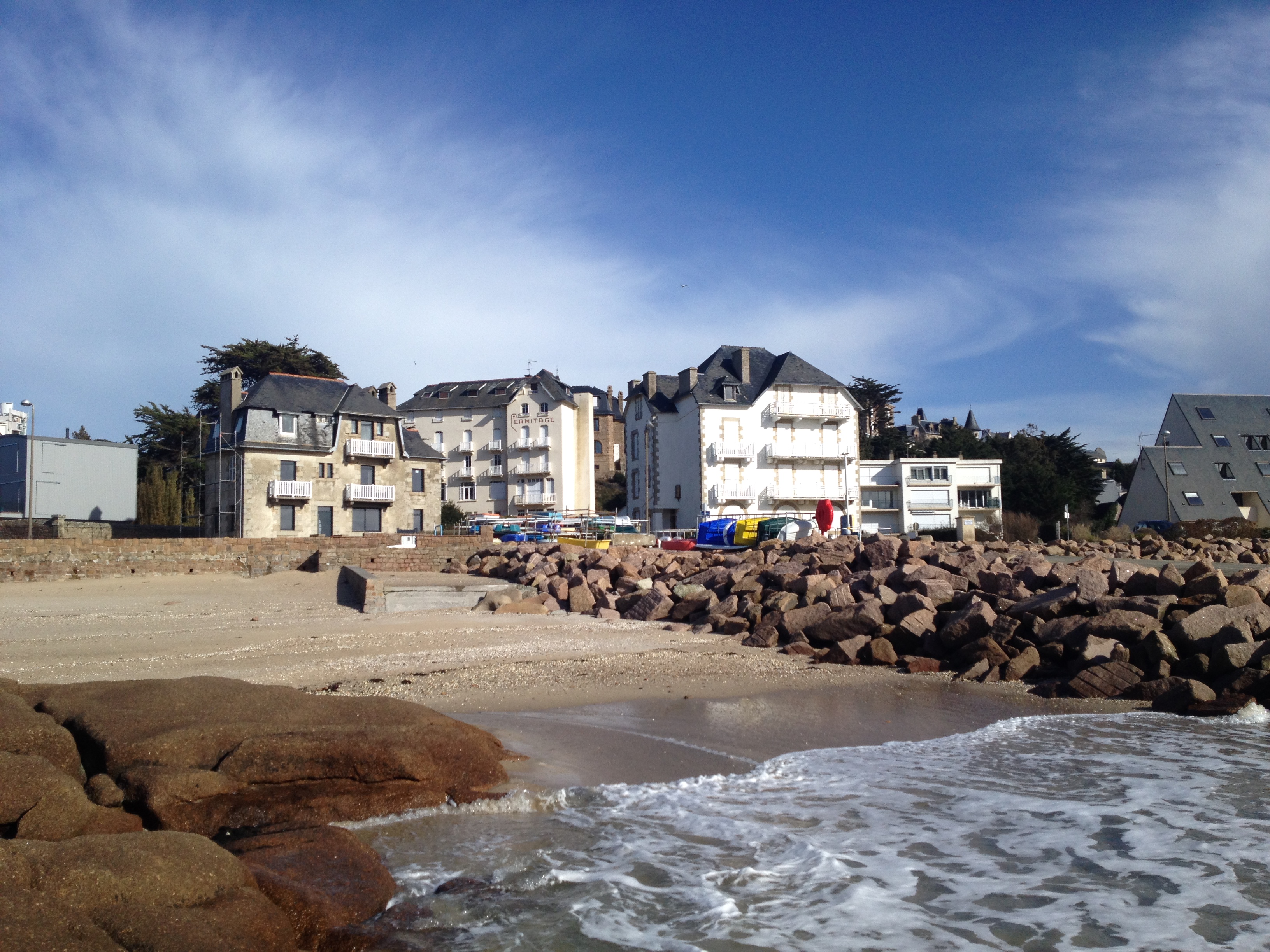 TRÉBEURDEN STUDIO VUE MER et PORT