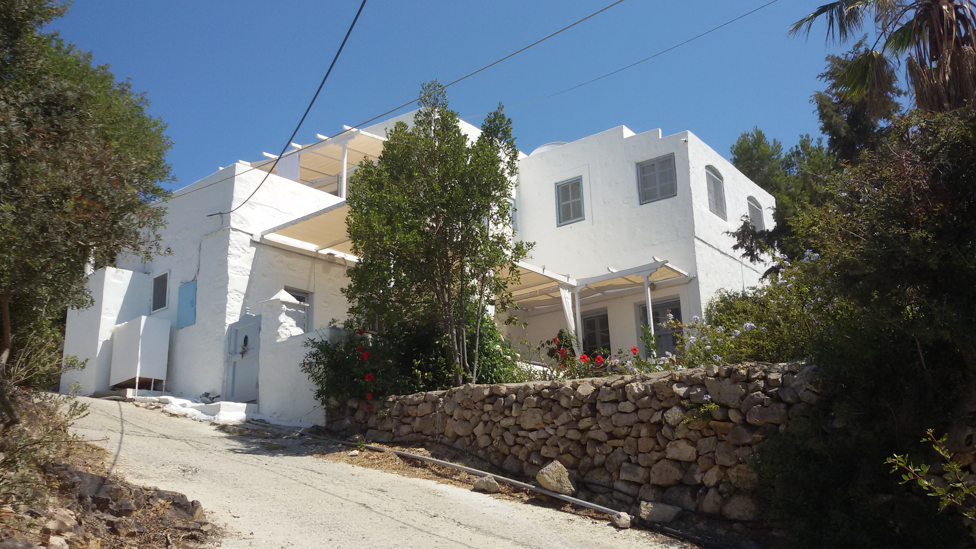 Charming Traditional villa +small house extra rent