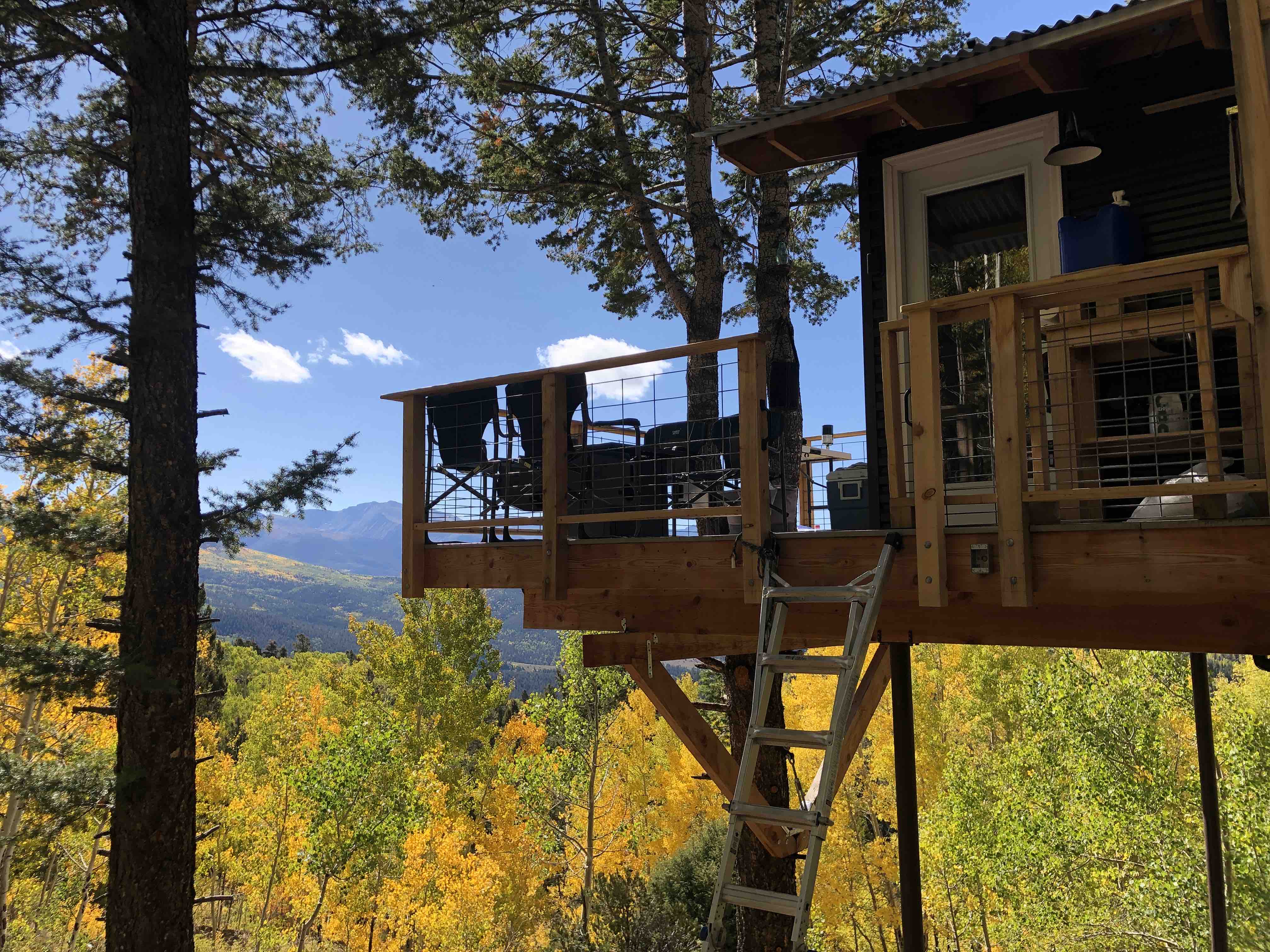 Colorado High Mountain Off-Grid Glamping Treehouse - Treehouses