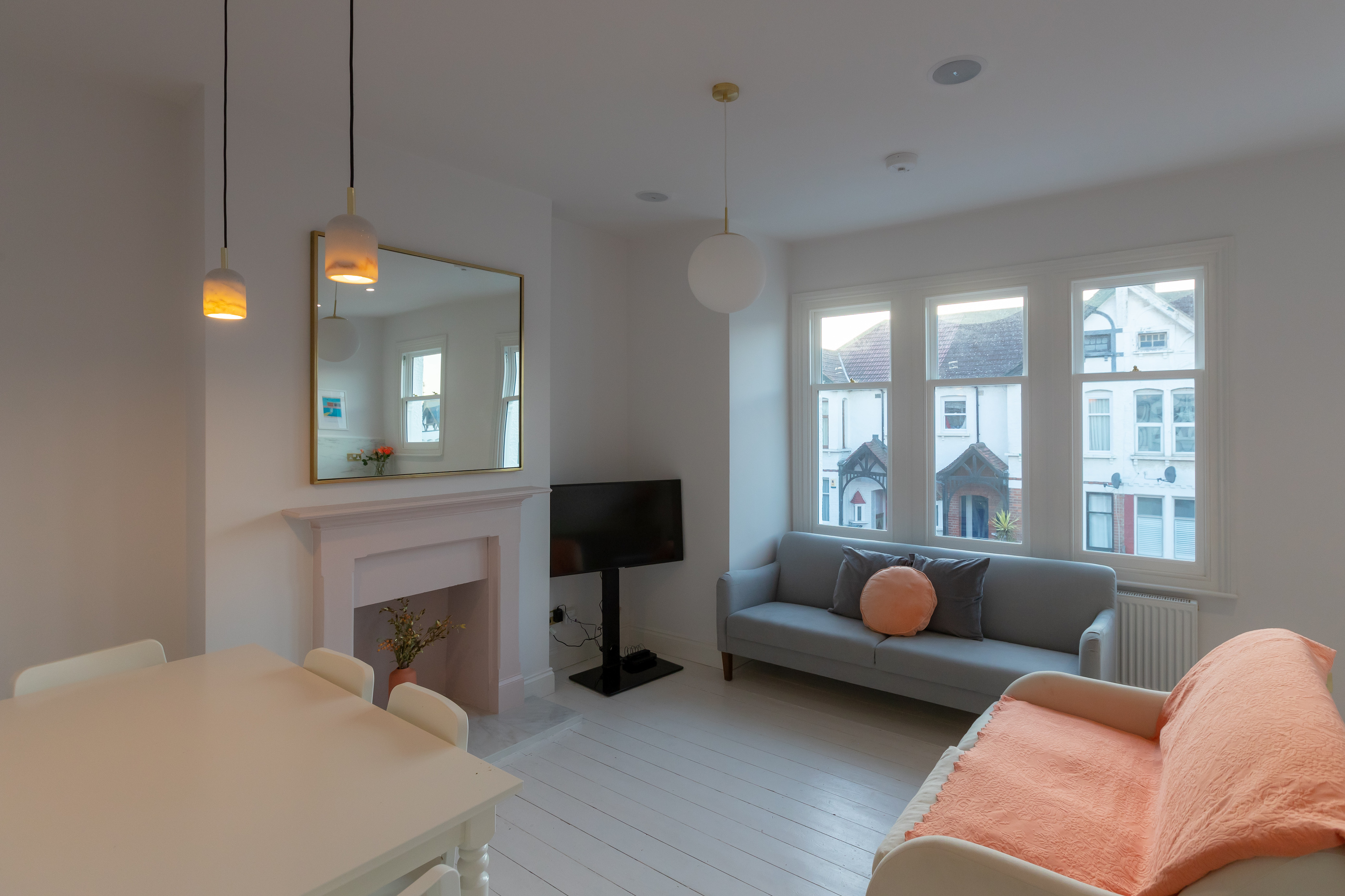 Stunning brand new flat beautifully styled