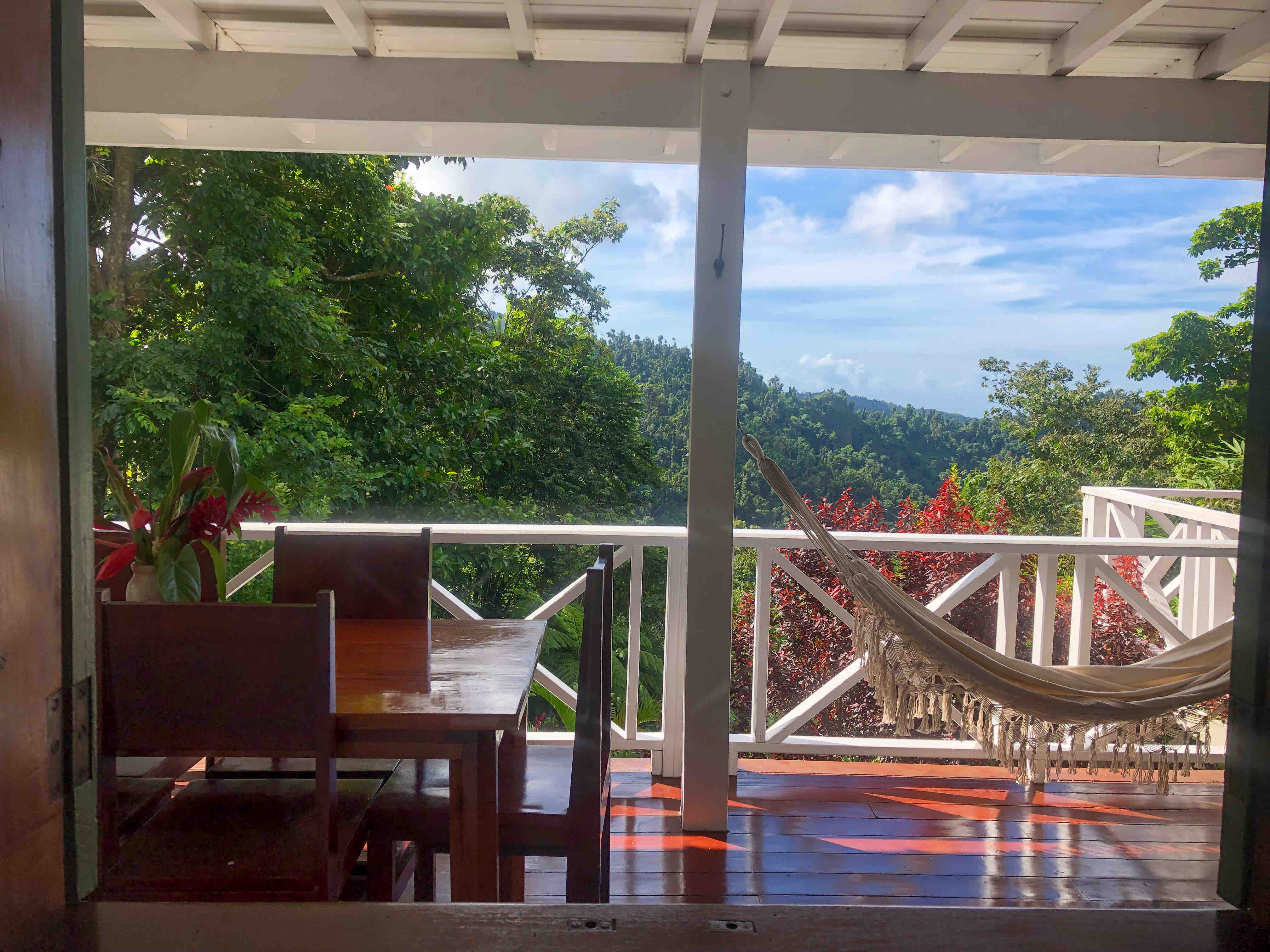Mountain rainforest estate with stunning views!