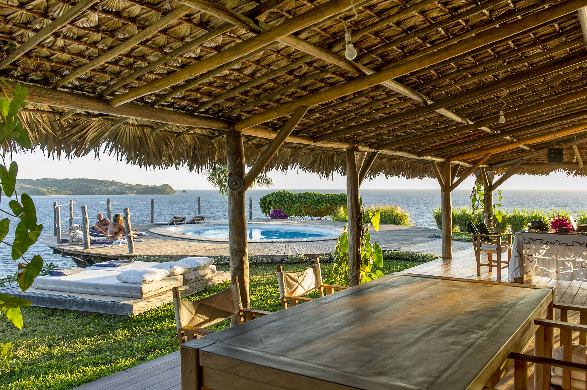 Ocean side villa for 10 people in Nosy Be