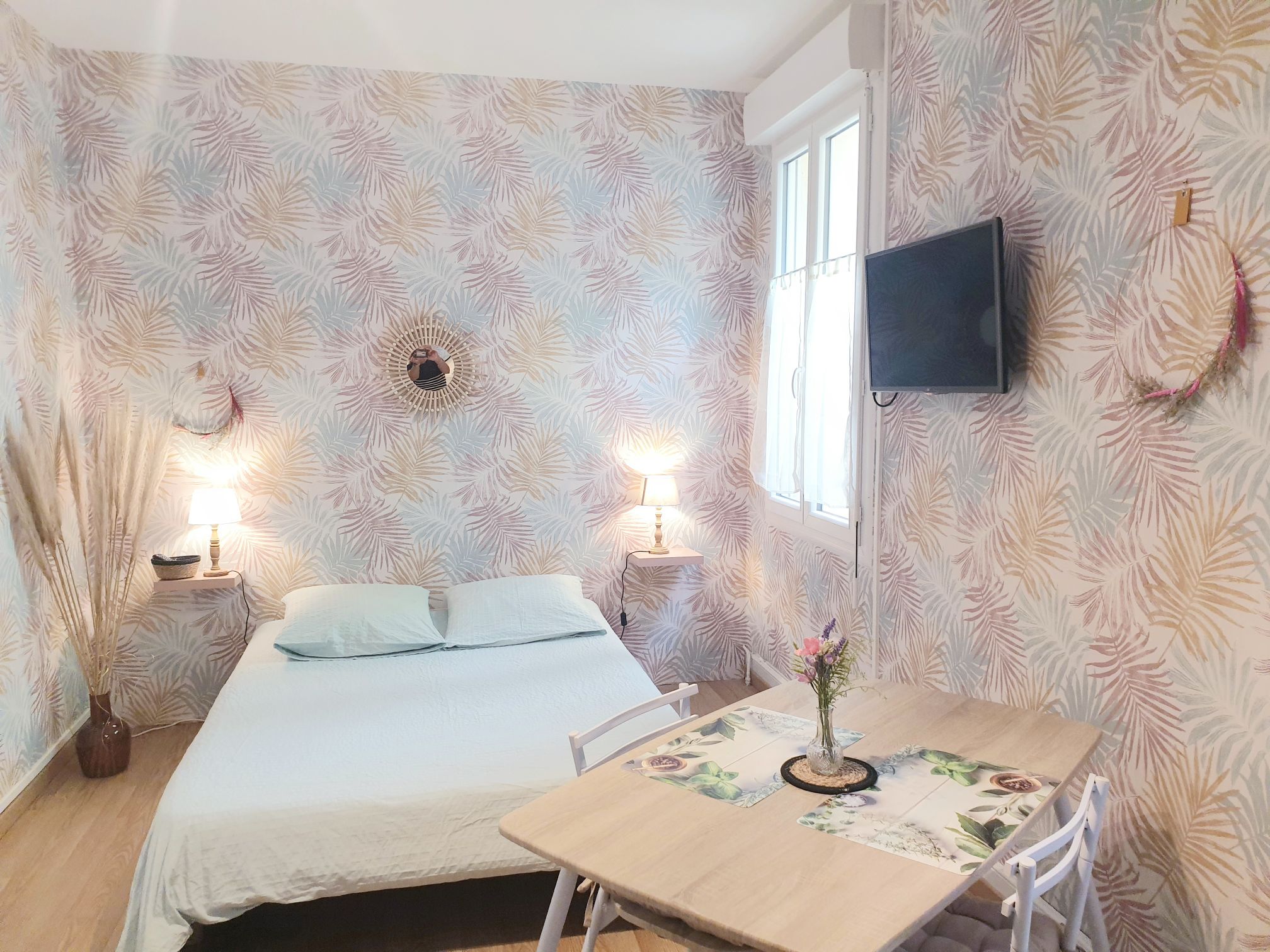 Air-conditioned studio 23 m2 with terrace.