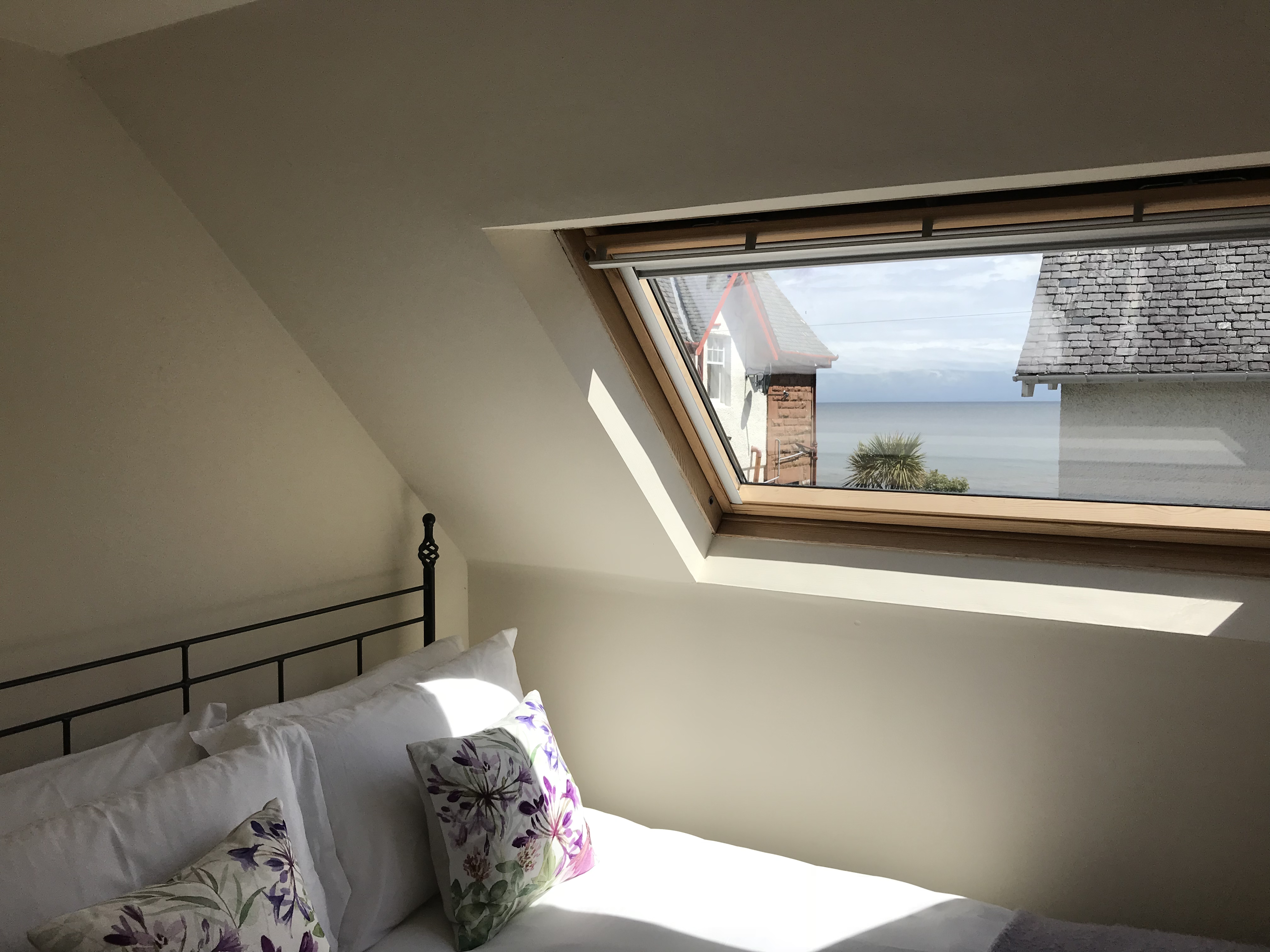 The Wee Beach House Sleeps 3 Cottages For Rent In Isle Of Arran