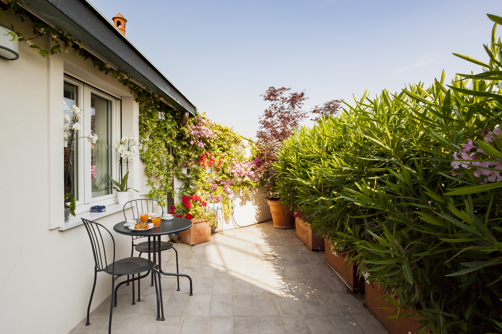 Duomo view terrace apartment in San Babila