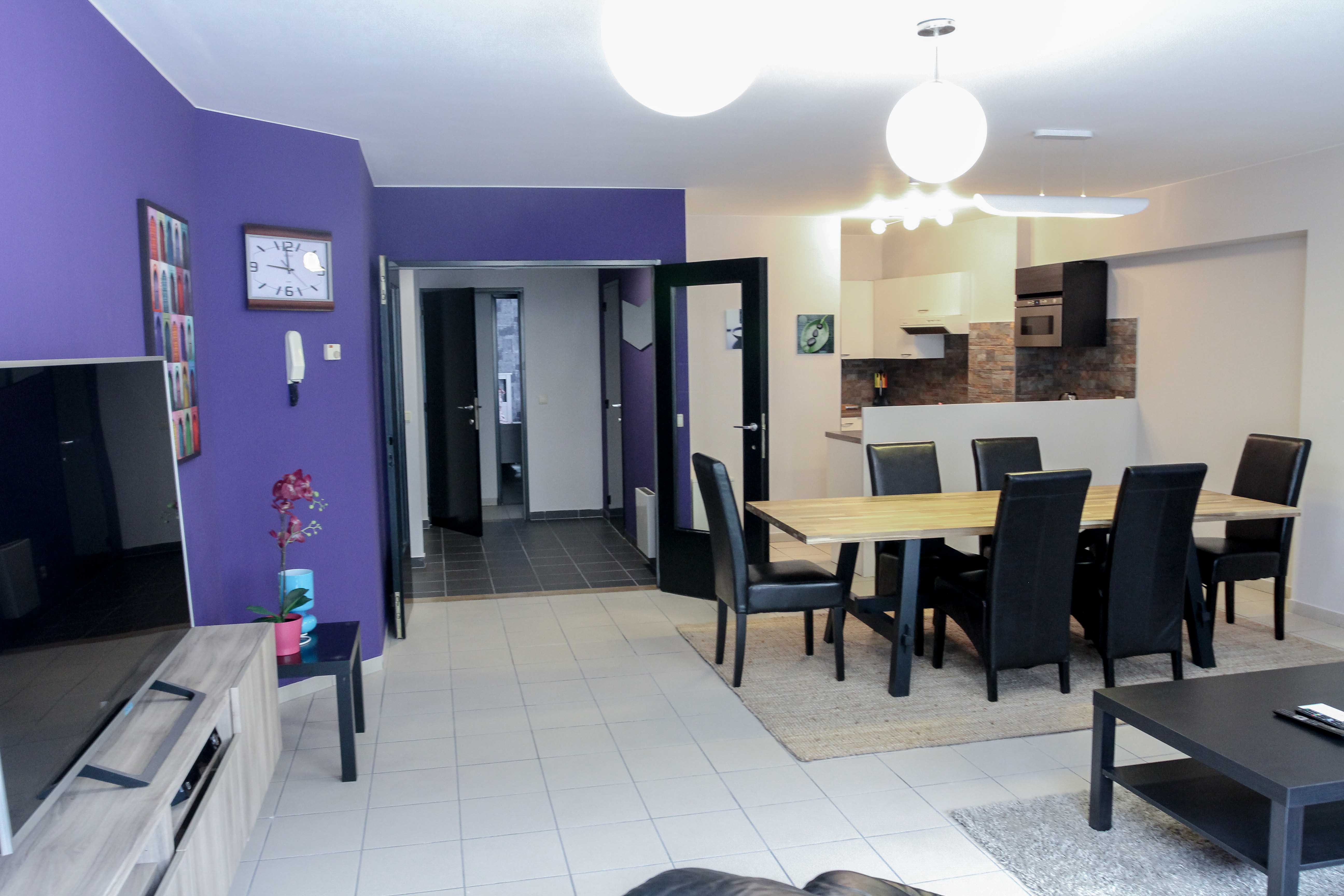 beautiful city view purple apartment in Amandus - Atheneum, Antwerp