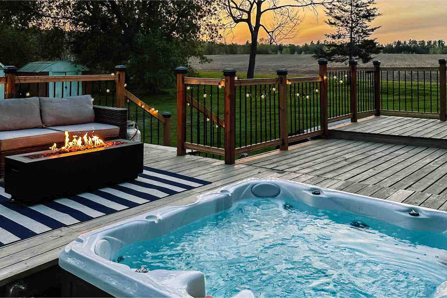 The Melrose Home - Cozy Cottage Getaway W/ Hot Tub