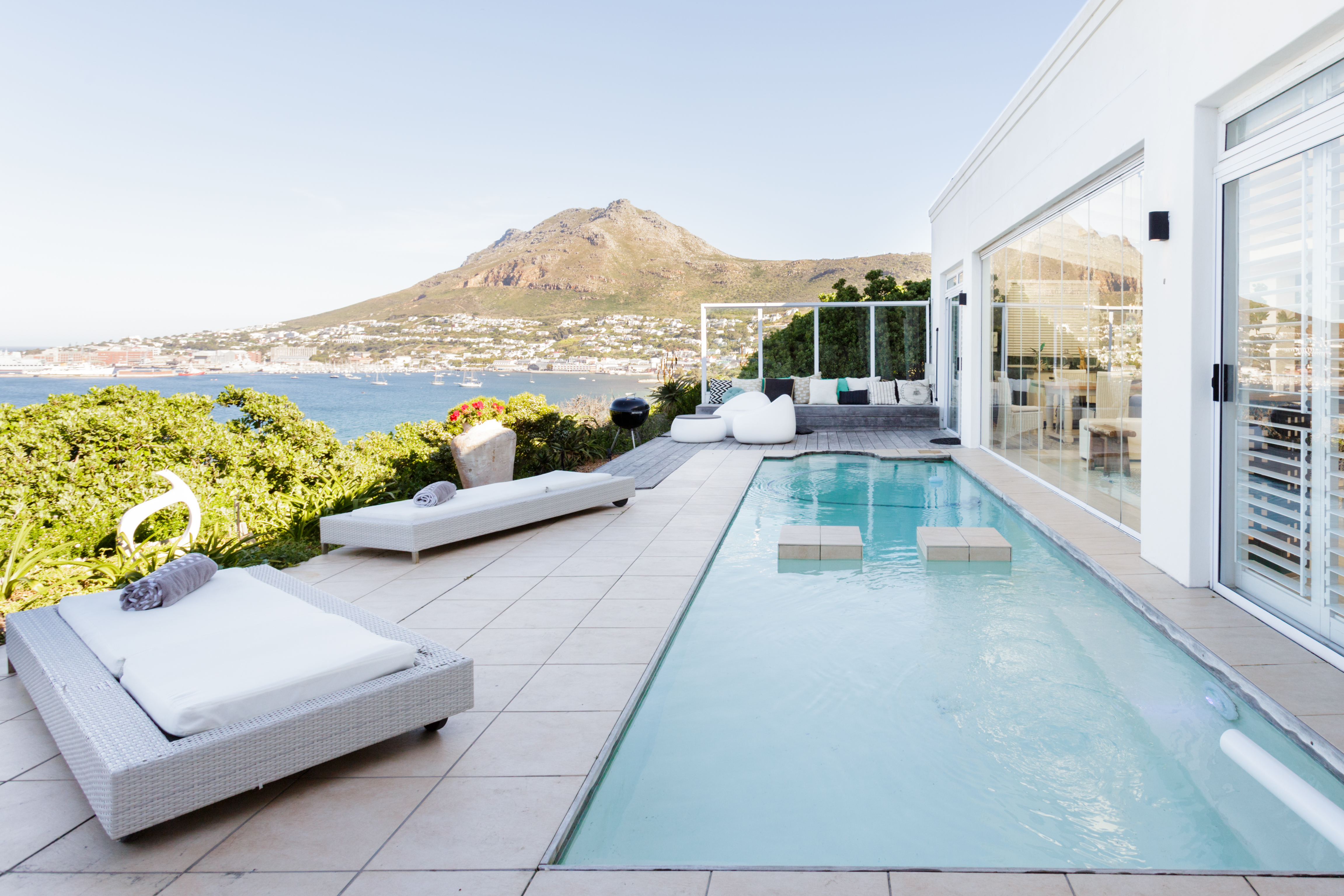 180• Sea Views from a Hillside Villa, Solar Power in Ward 61, Cape Town