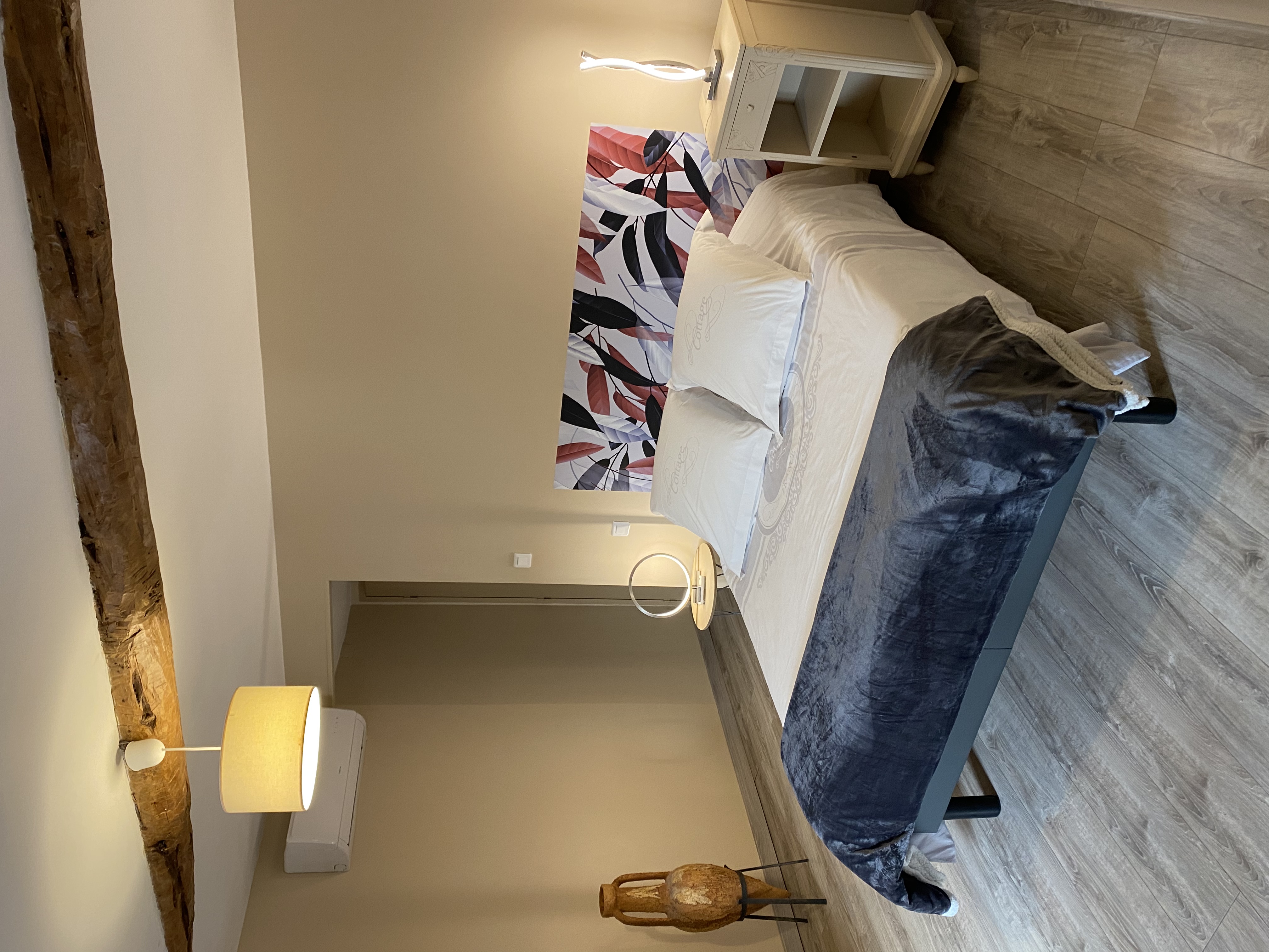 Nice upper town apartment in BONIFACIO