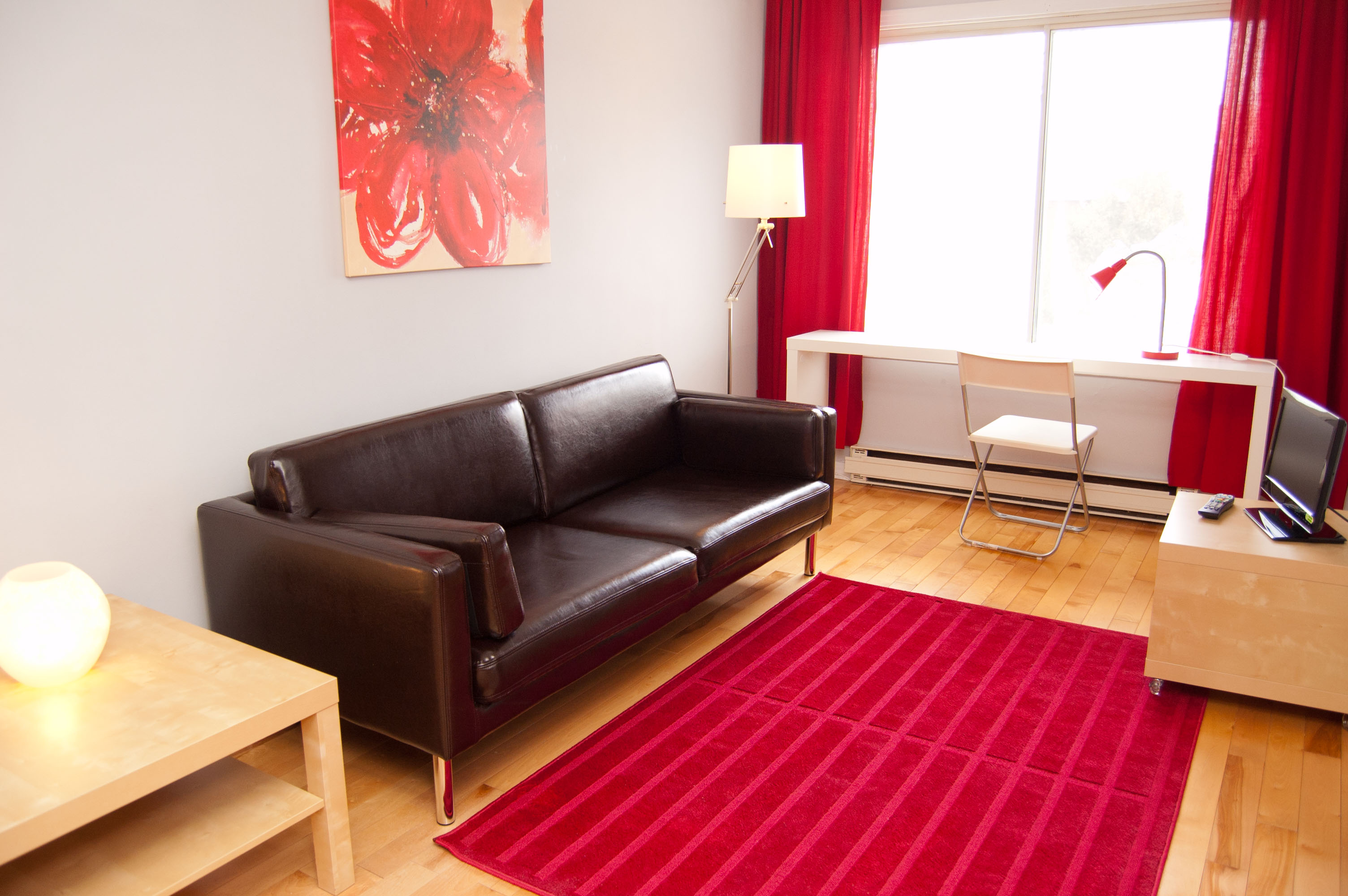 Studio in Rosemont - Rouge in Rosemont-La Petite-Patrie, Montreal