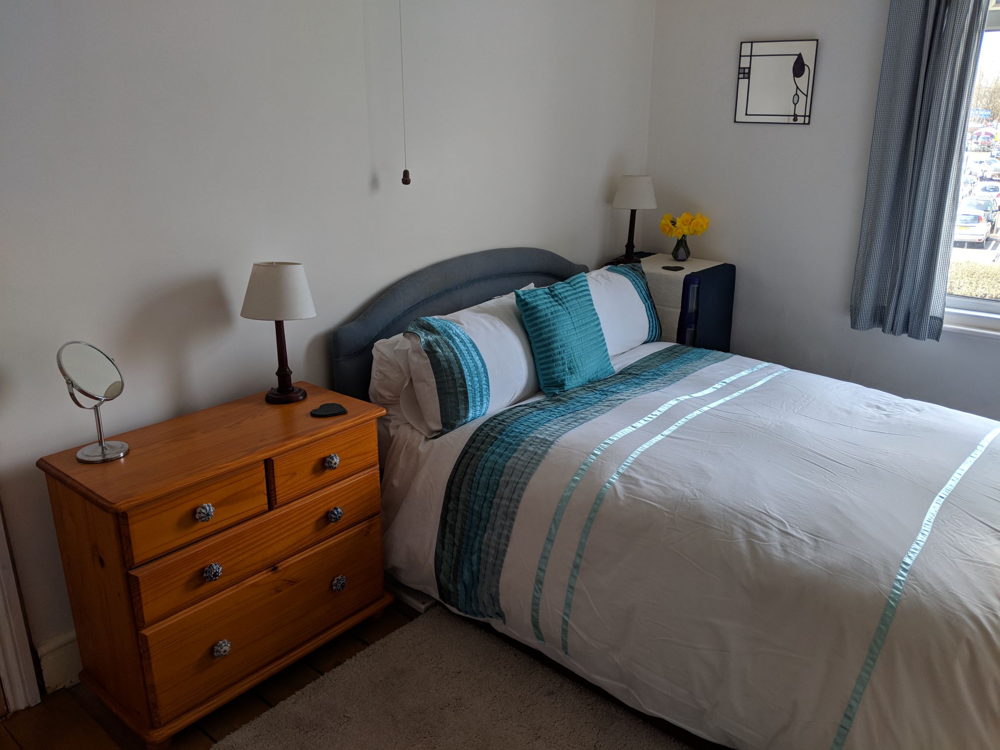 Large cosy room in home near stores & cinema in Brislington West, Bristol