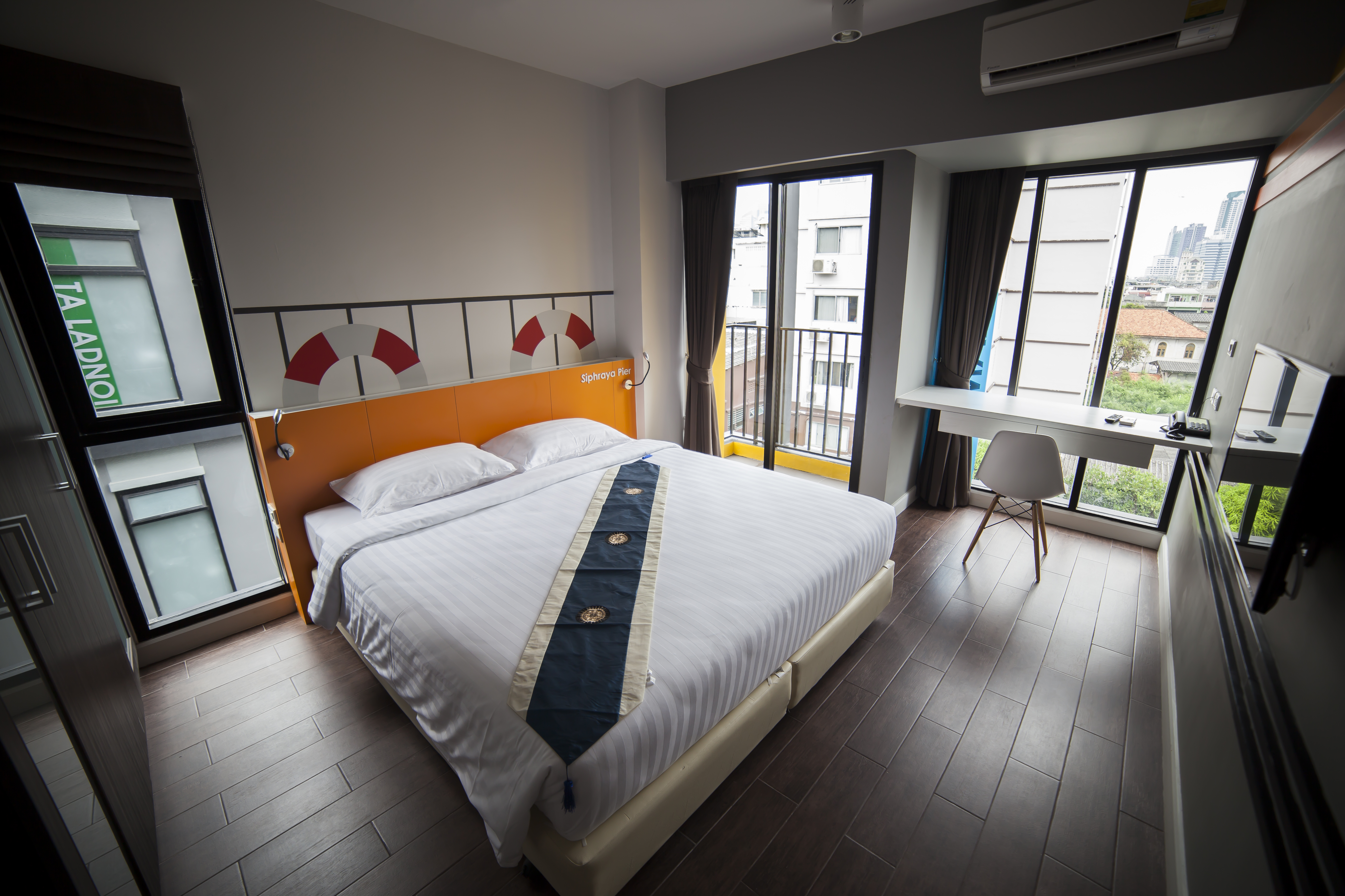 iSanook Suite Deluxe 45 sqm 1 in Bang Rak, Bangkok