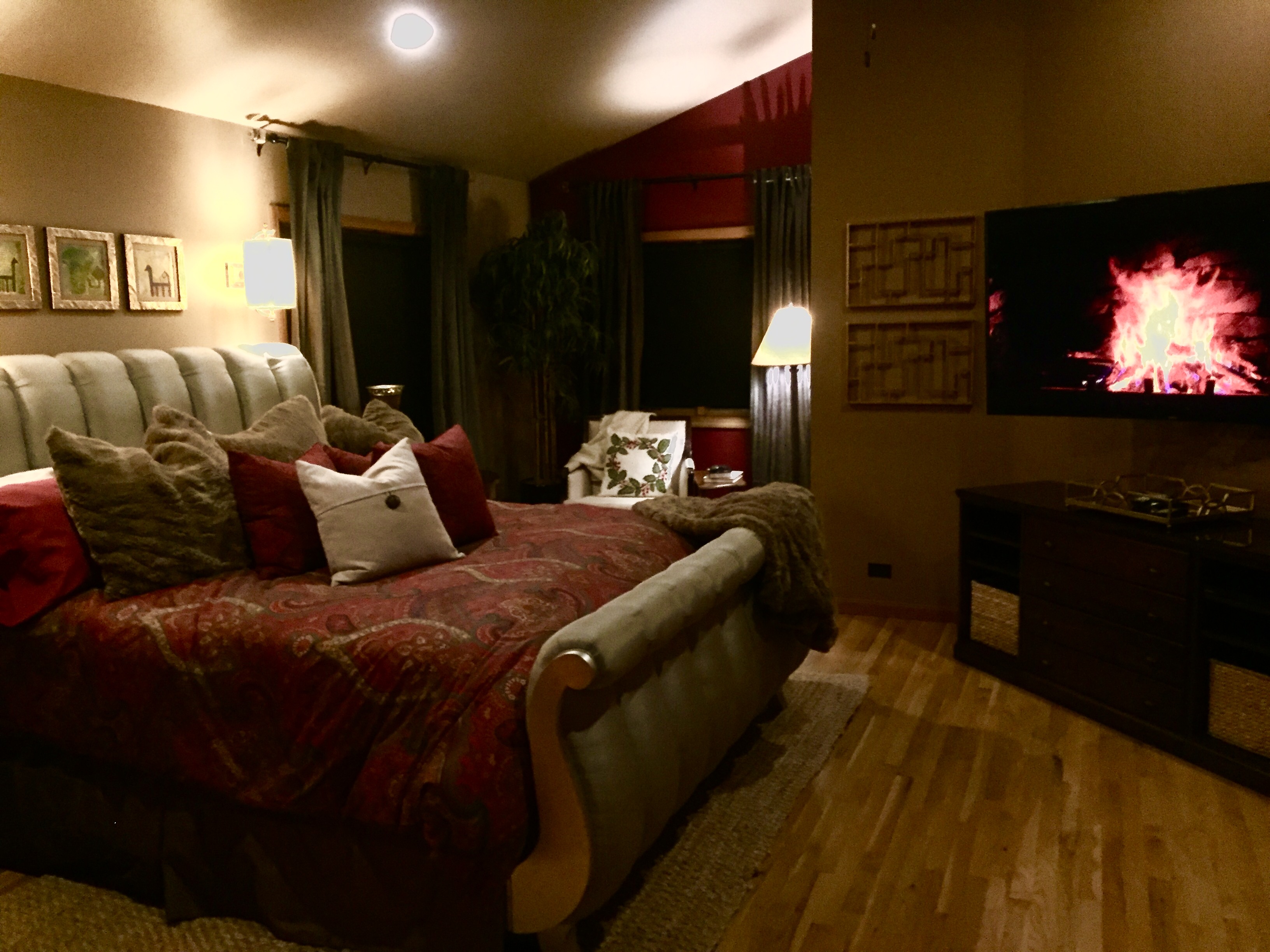 The Retreat 5 Acre Log Cabin Houses for Rent in Elkhorn, Wisconsin