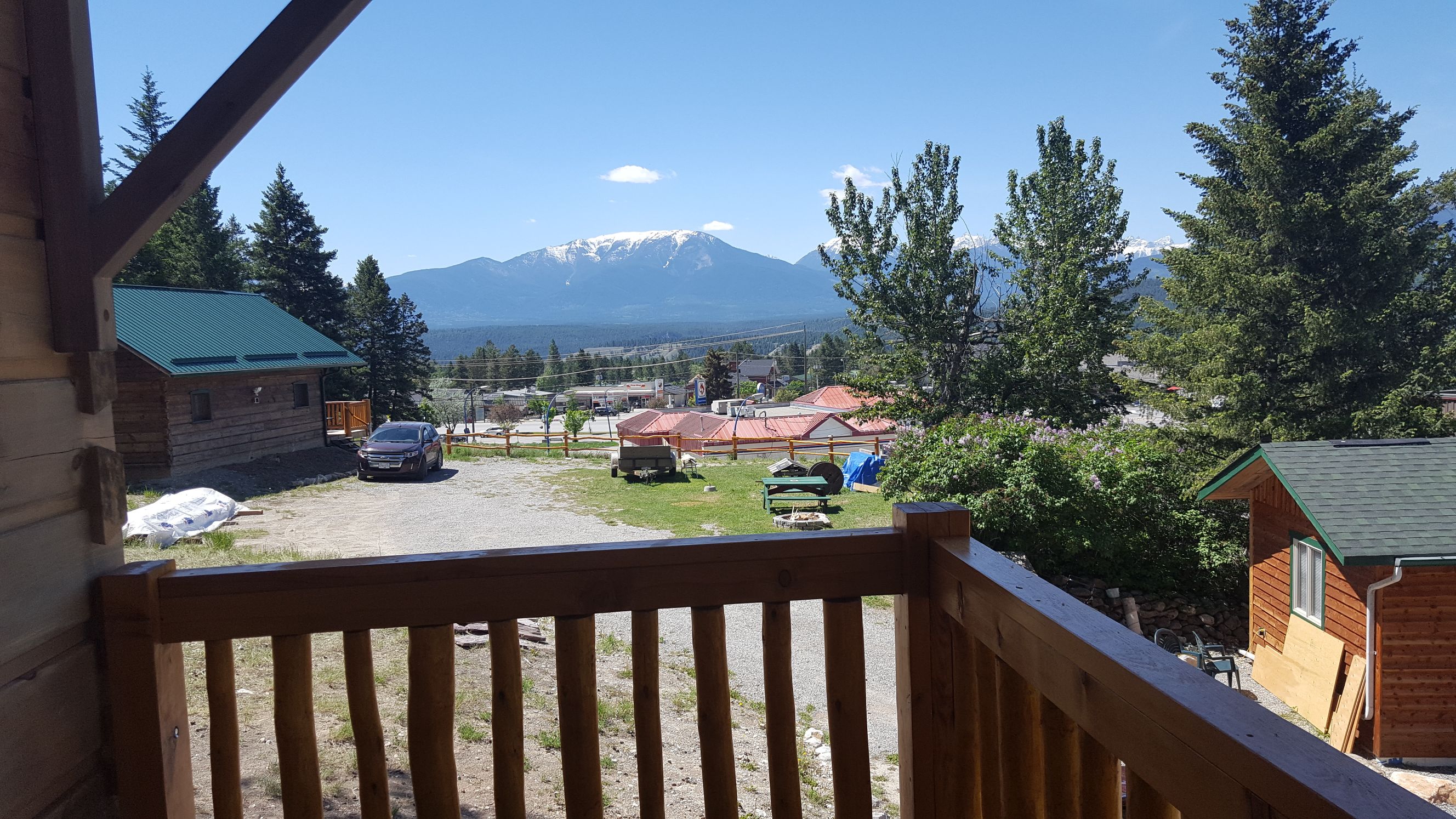 Radium Hot Springs Cabins, Bighorn cabin Cabins for Rent in Radium