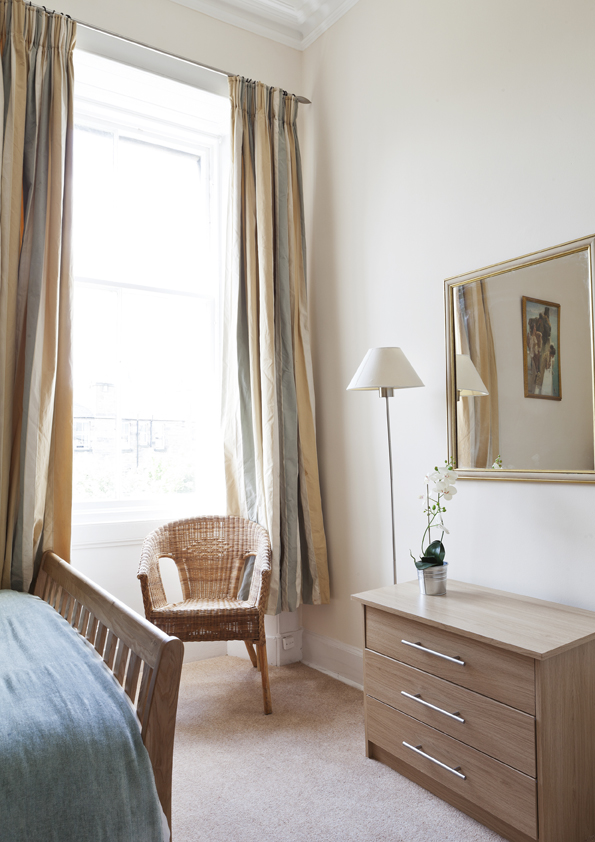 Fabulous 4 Bedroom Festival Meadows Flat in Marchmont East and Sciennes, Edinburgh