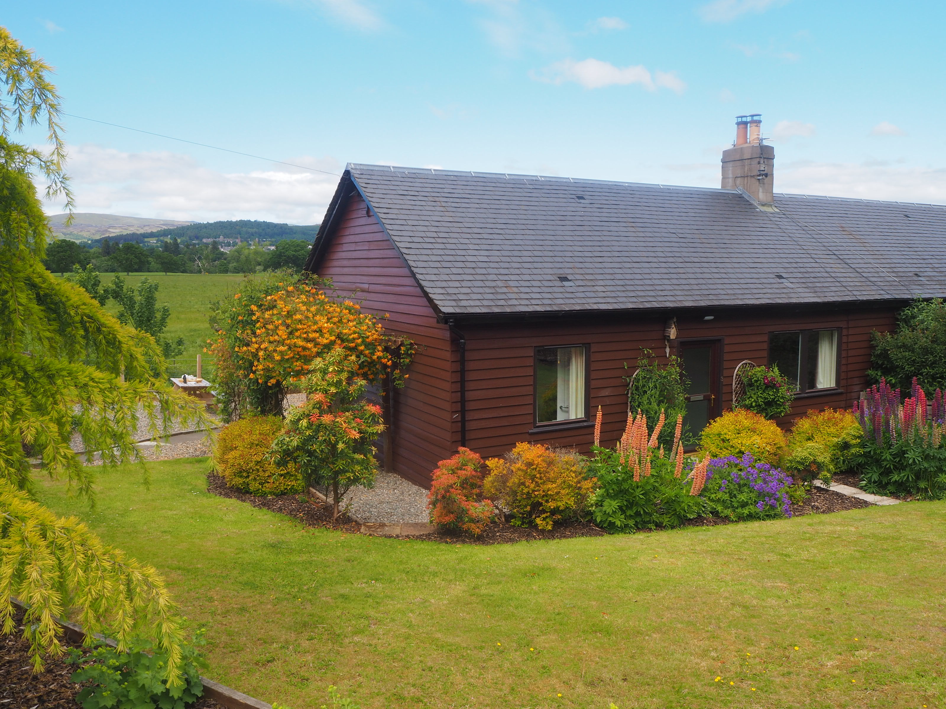 Delightful Farm Cottage, Corrie Cottage, Crieff