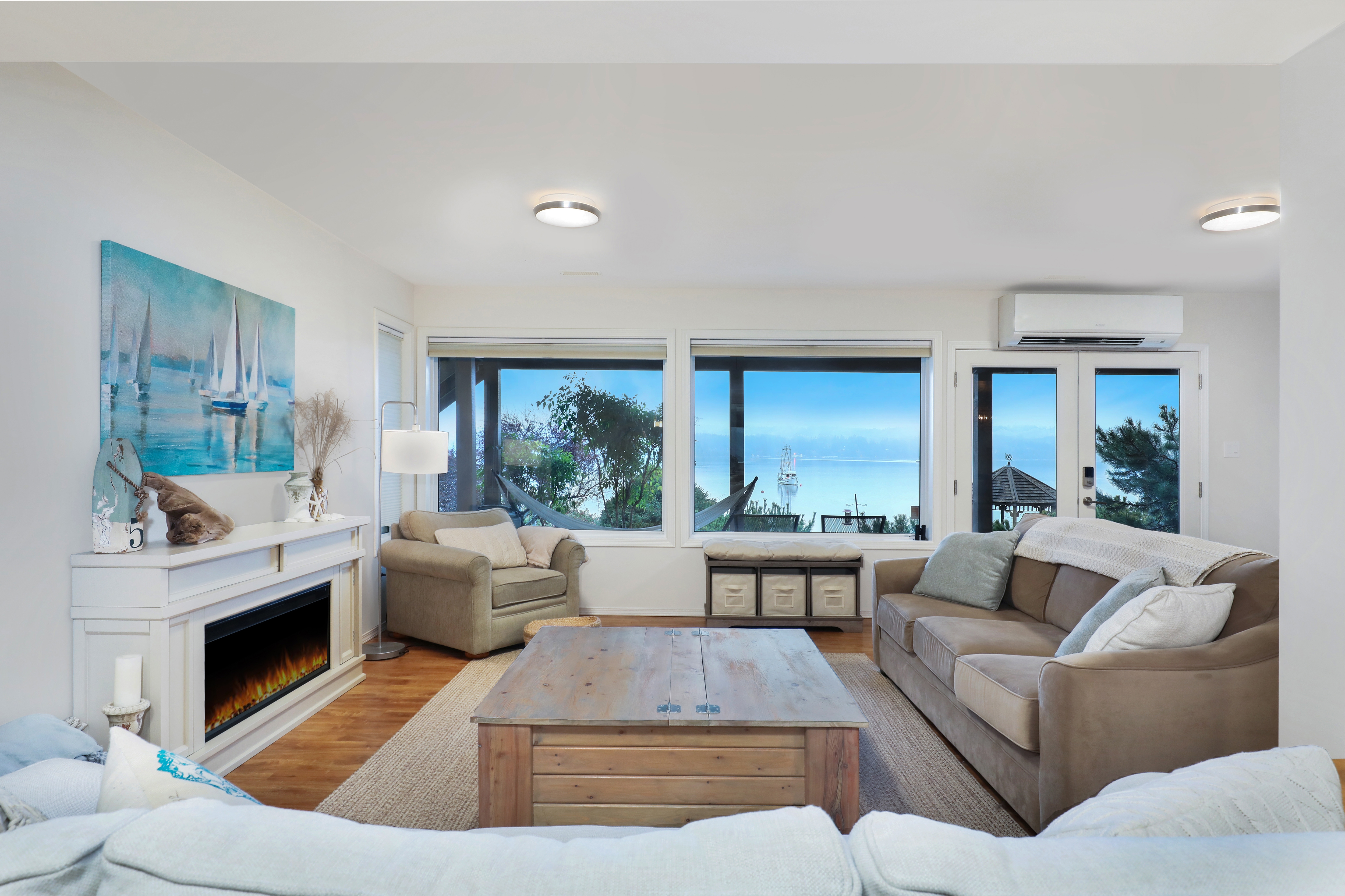 Beautiful Oceanfront Getaway in Buckley Bay