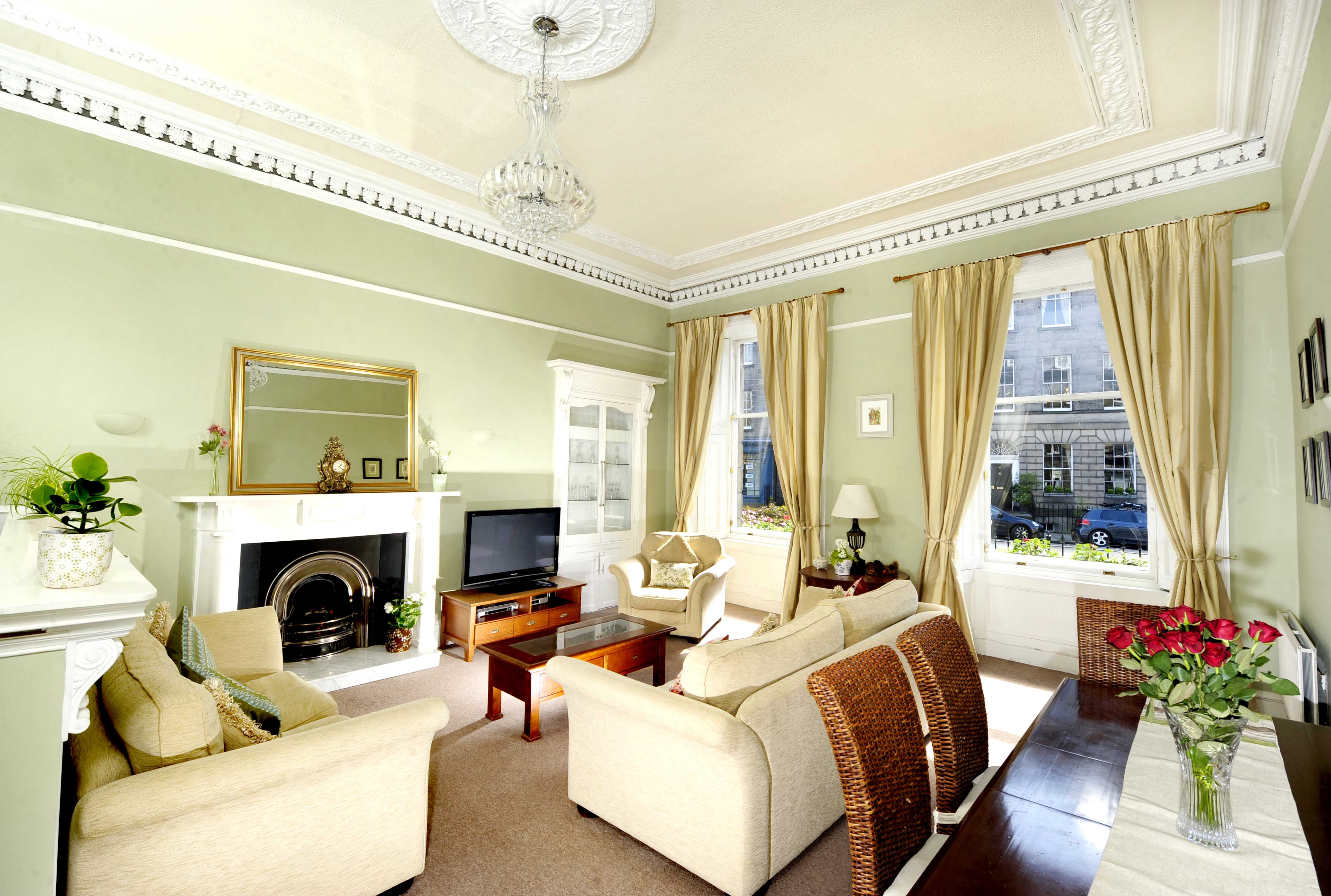 Elegant New Town Georgian city centre flat in New Town West, Edinburgh