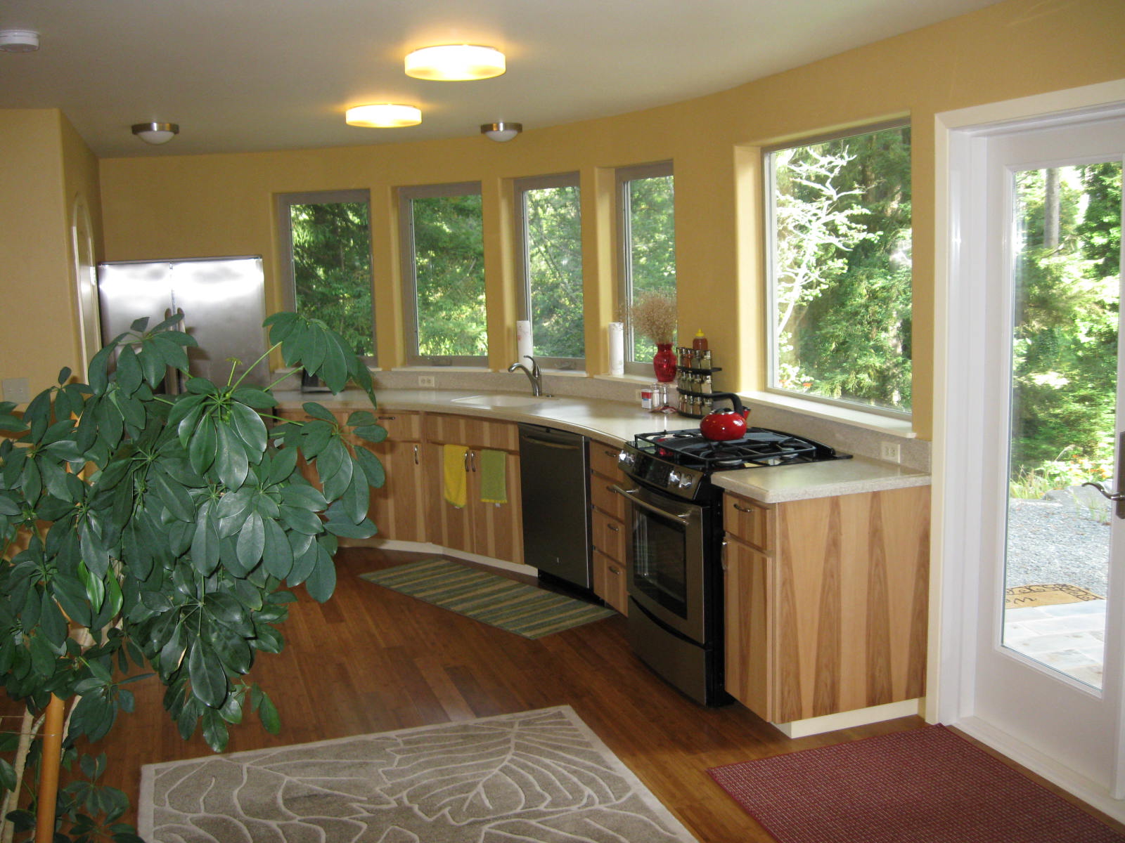 Stunning View and Apartments for Rent in Eureka