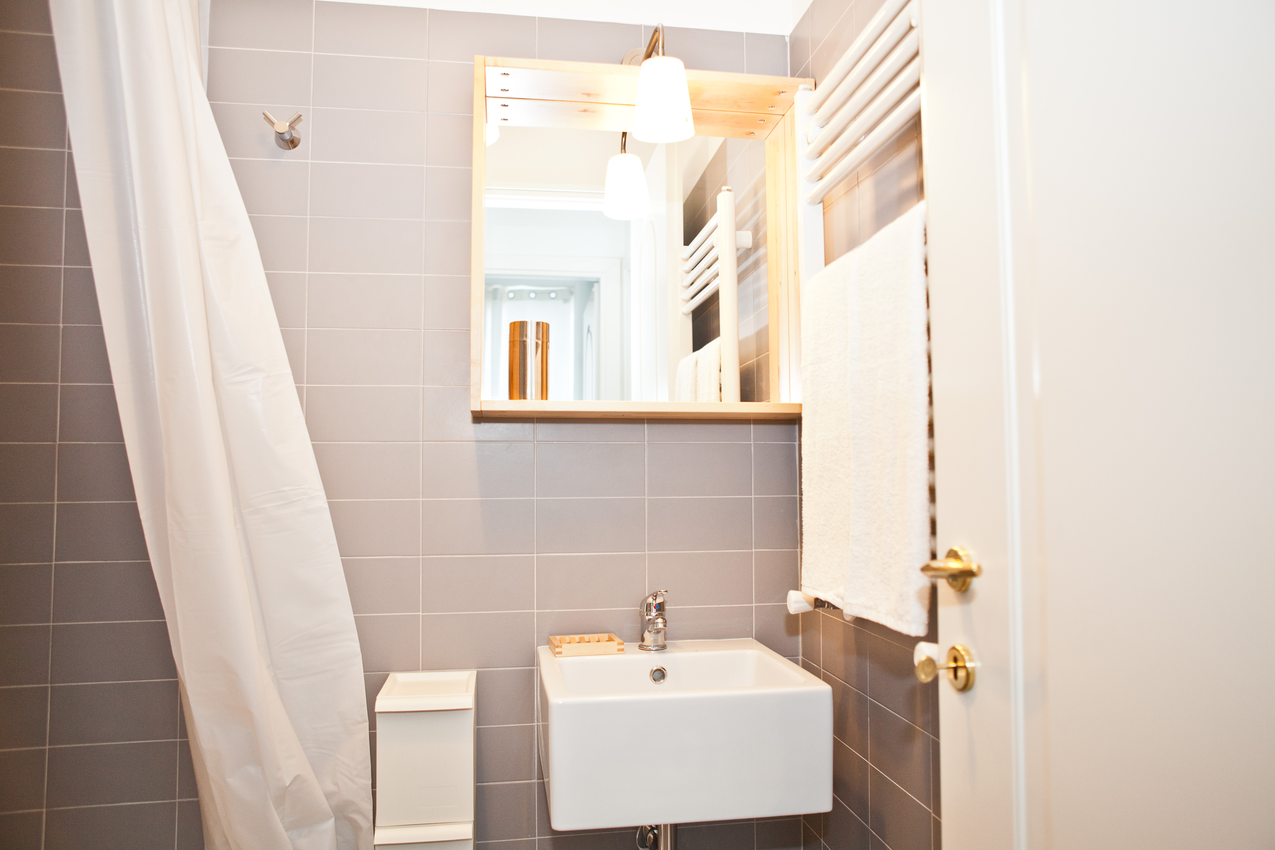 Brand new flat in Trastevere, 4 min in XII Monte Verde, Rome