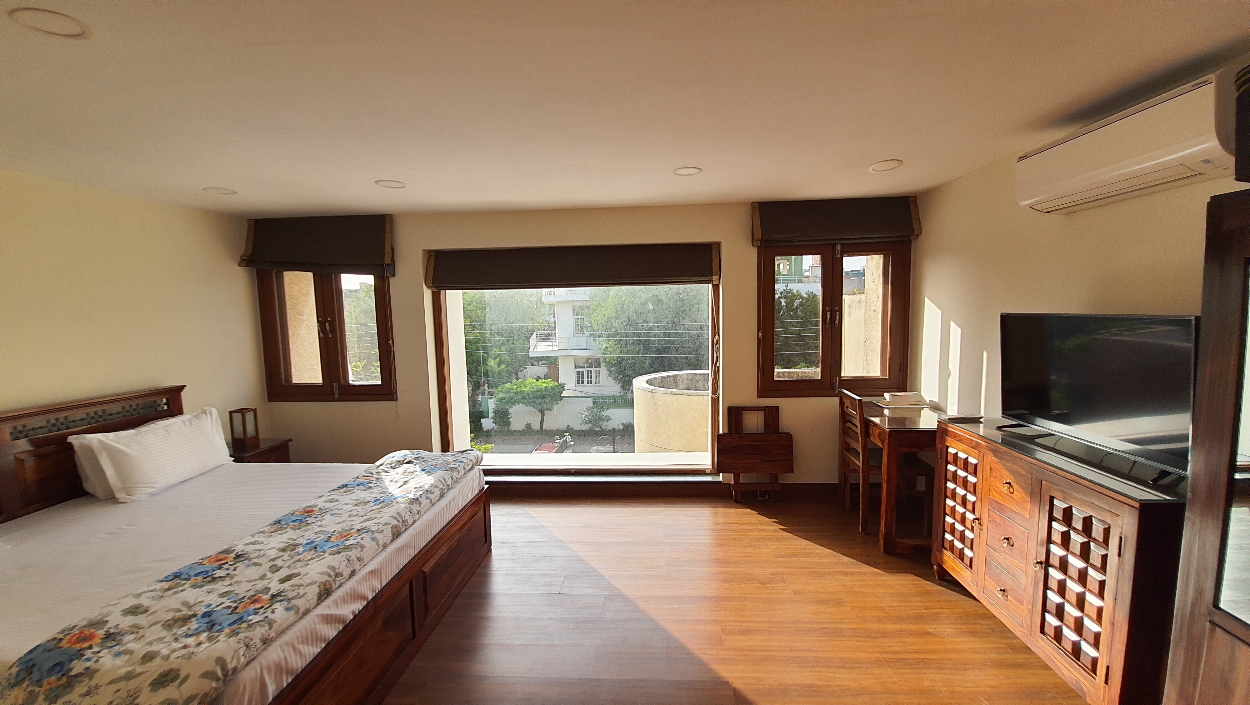 Private Studio ❷ @DLF Phase-1