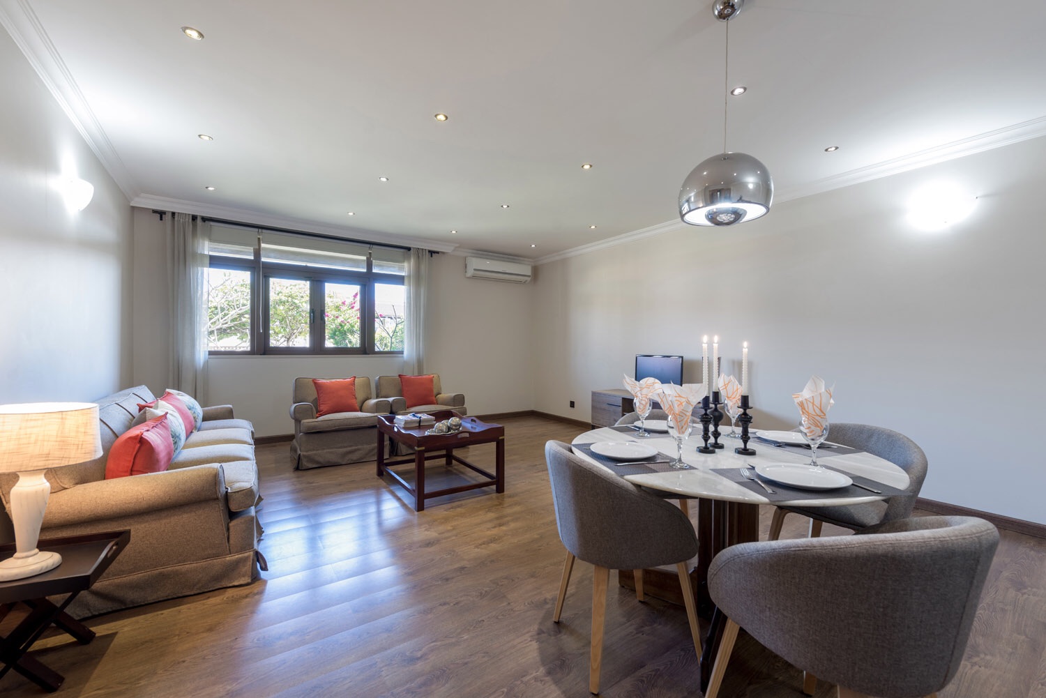 Sunny ground floor apartment in Sommerchield