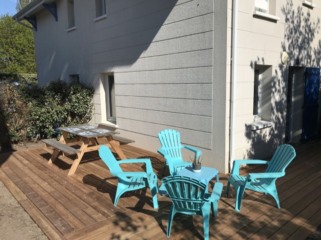 2 ch house, beautiful terrace and pool