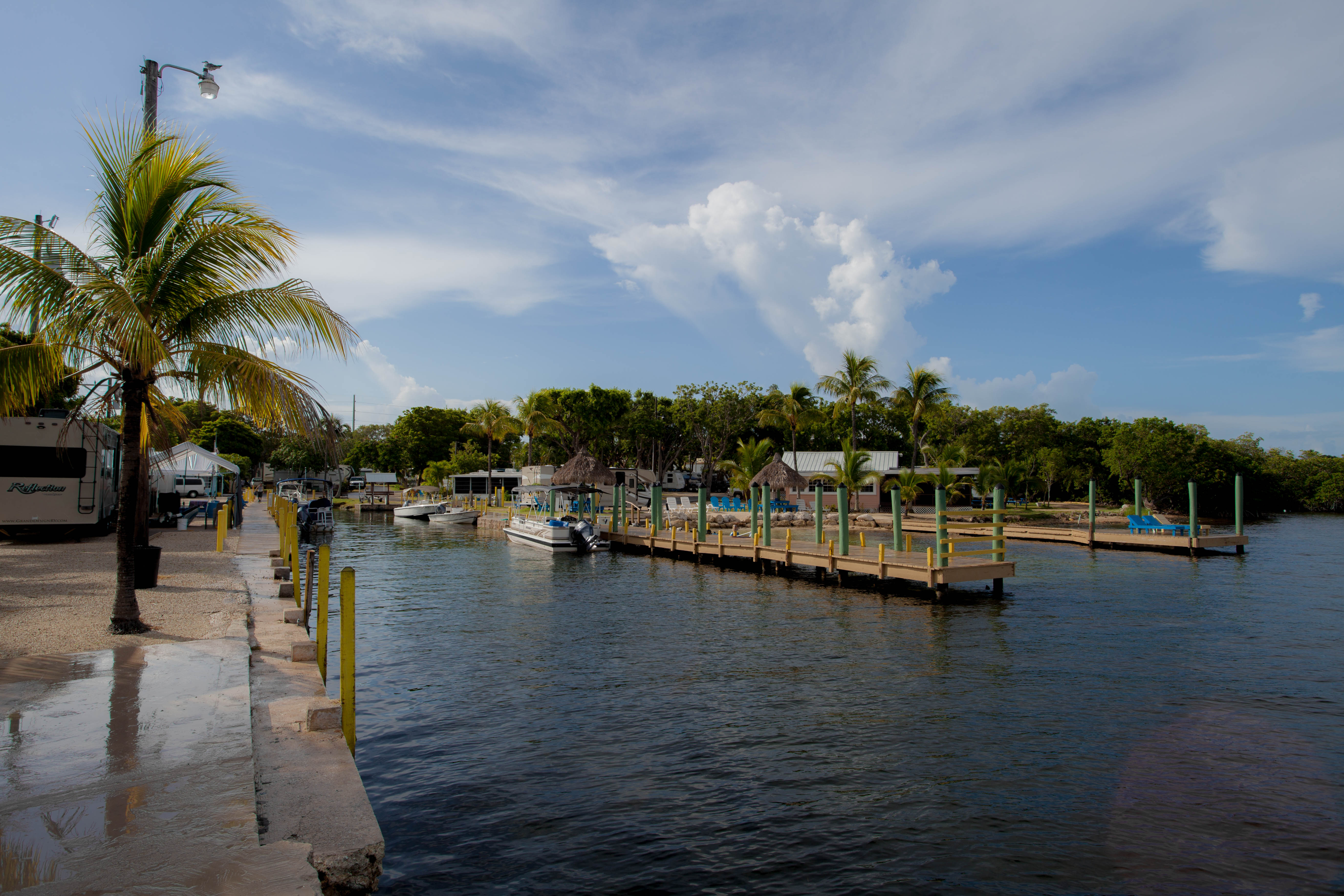 Motel Room 2, Private Entrance, Beach and Marina Guest suites for