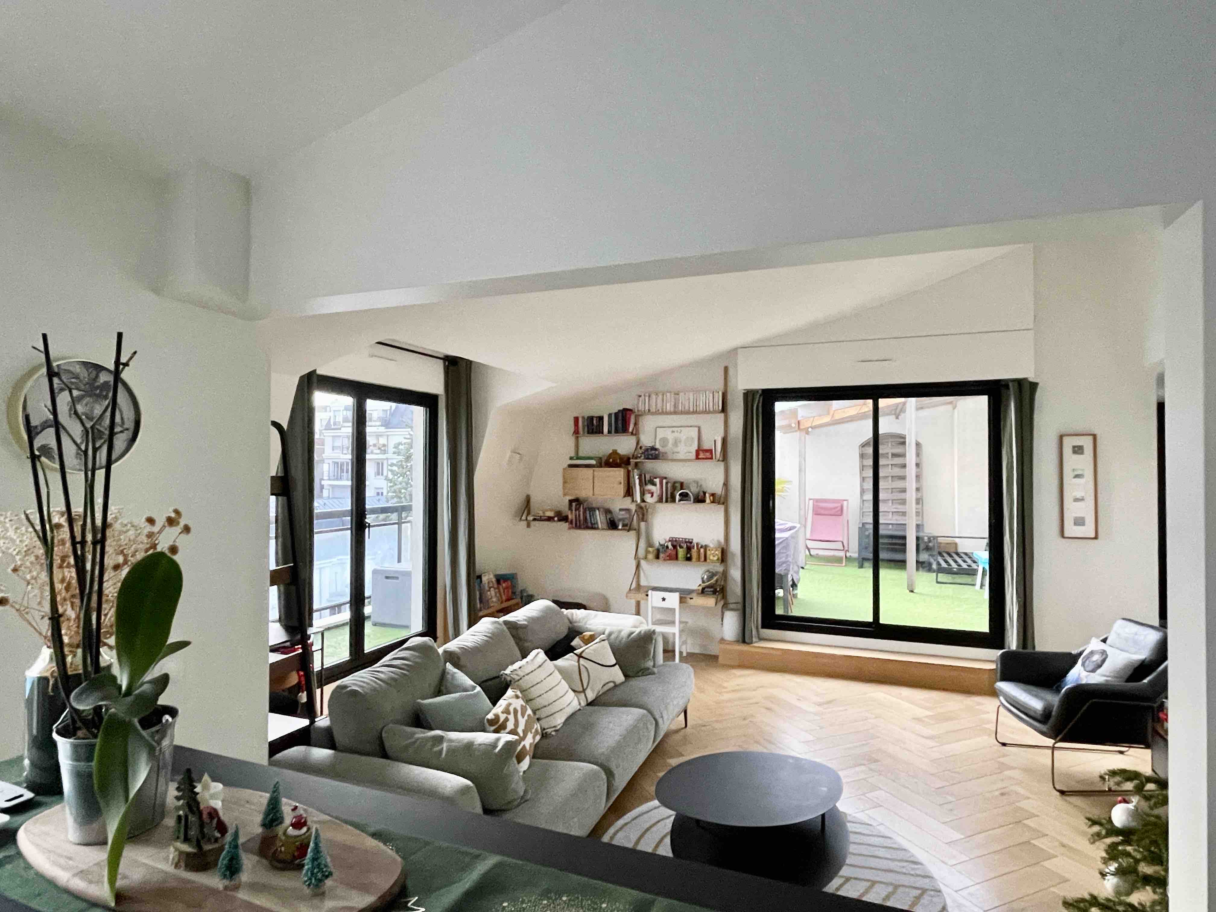 15 min to Paris w/ Terrace & Parking