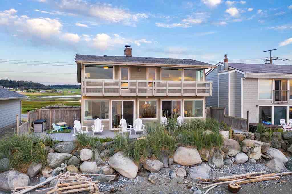 West Beach House Whidbey Island Houses for Rent in Oak Harbor, Washington, United States
