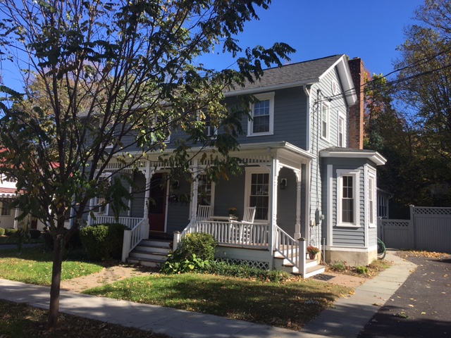 Cozy private apartment in Rhinebeck Village