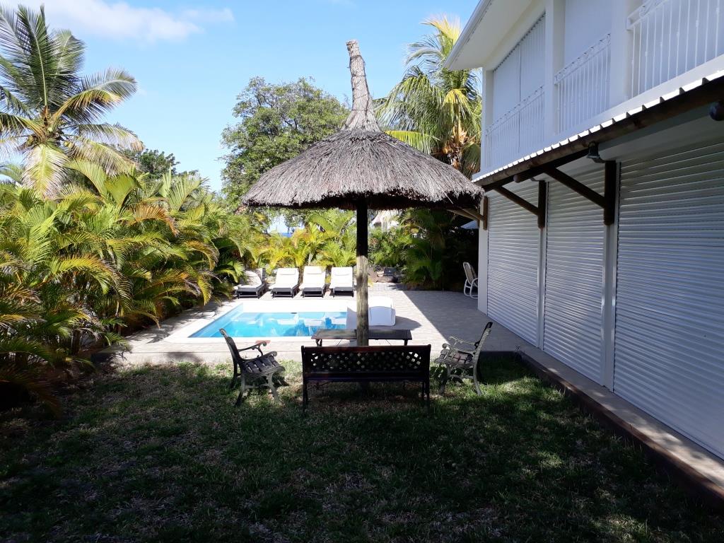 VILLA LA MIVOIE, direct access to the beach Houses for Rent in