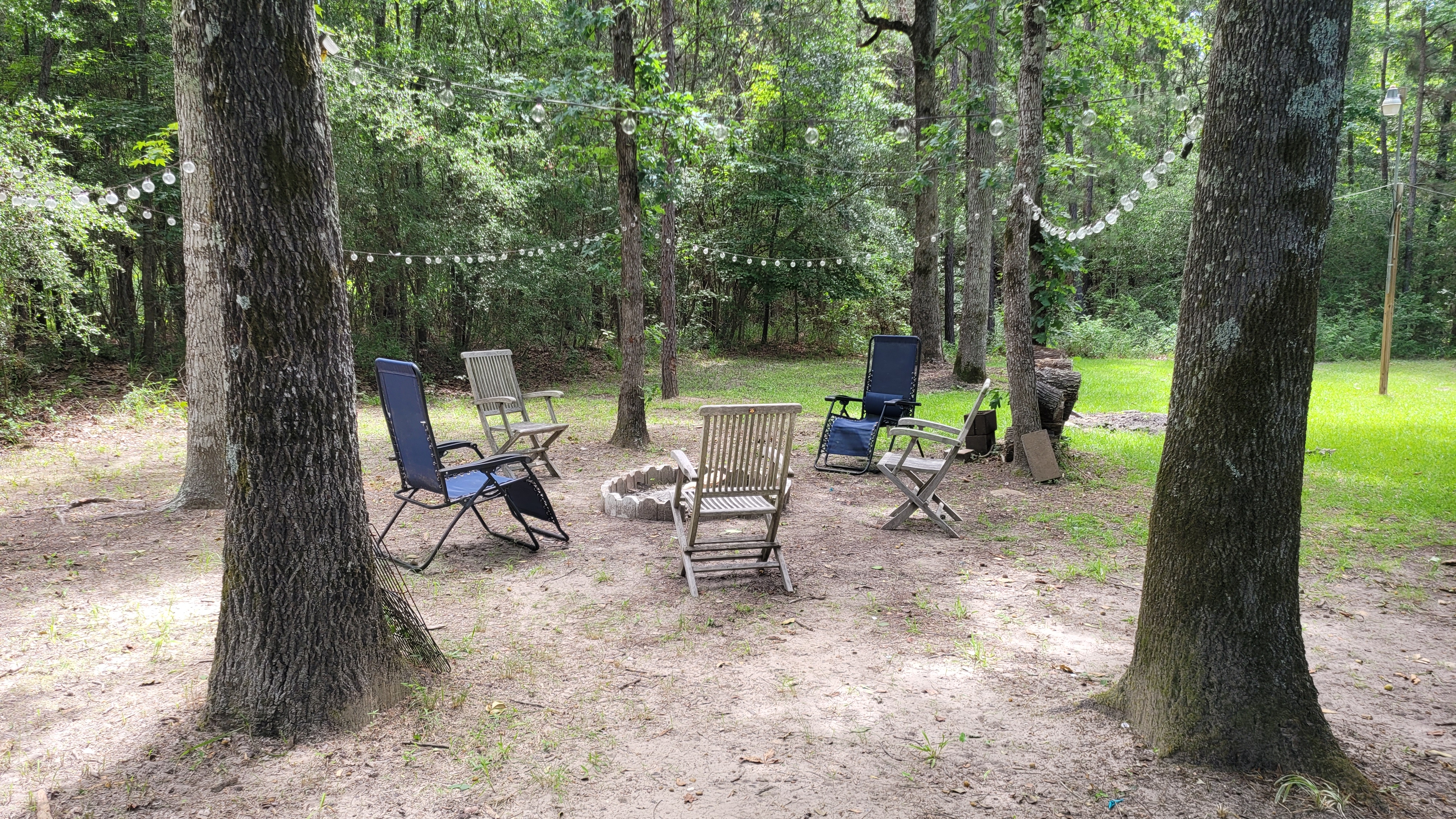 wooded  3 bedroom mobile home with private pool