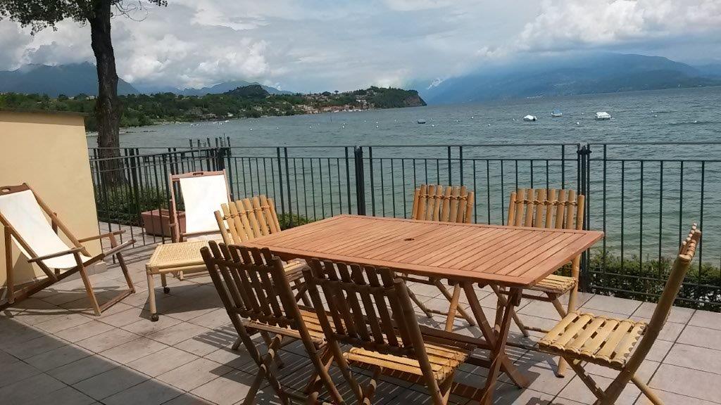 Apartment with terrace view onto Garda lake & pool