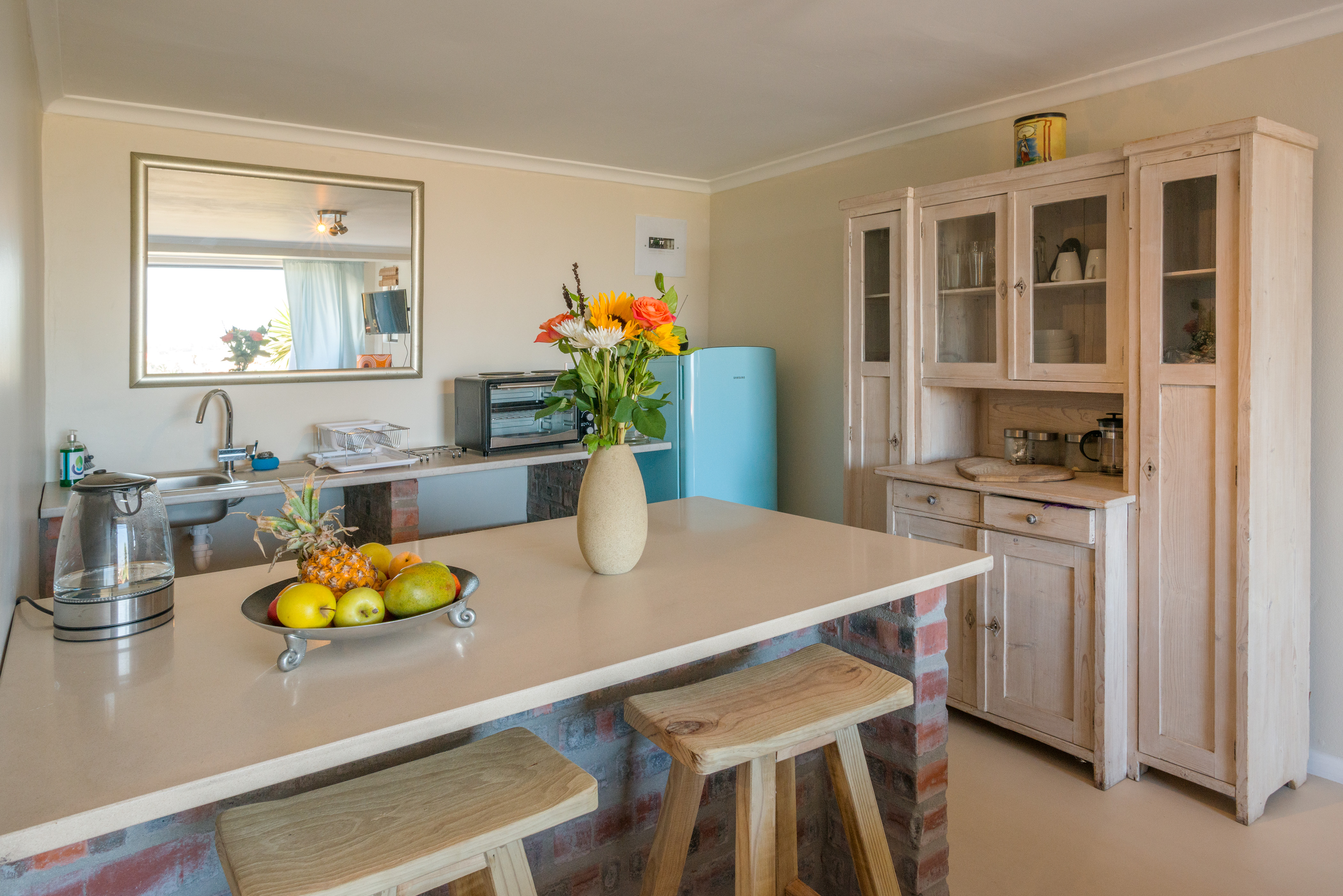 Sun Sanctuary - Modern, Private, Views