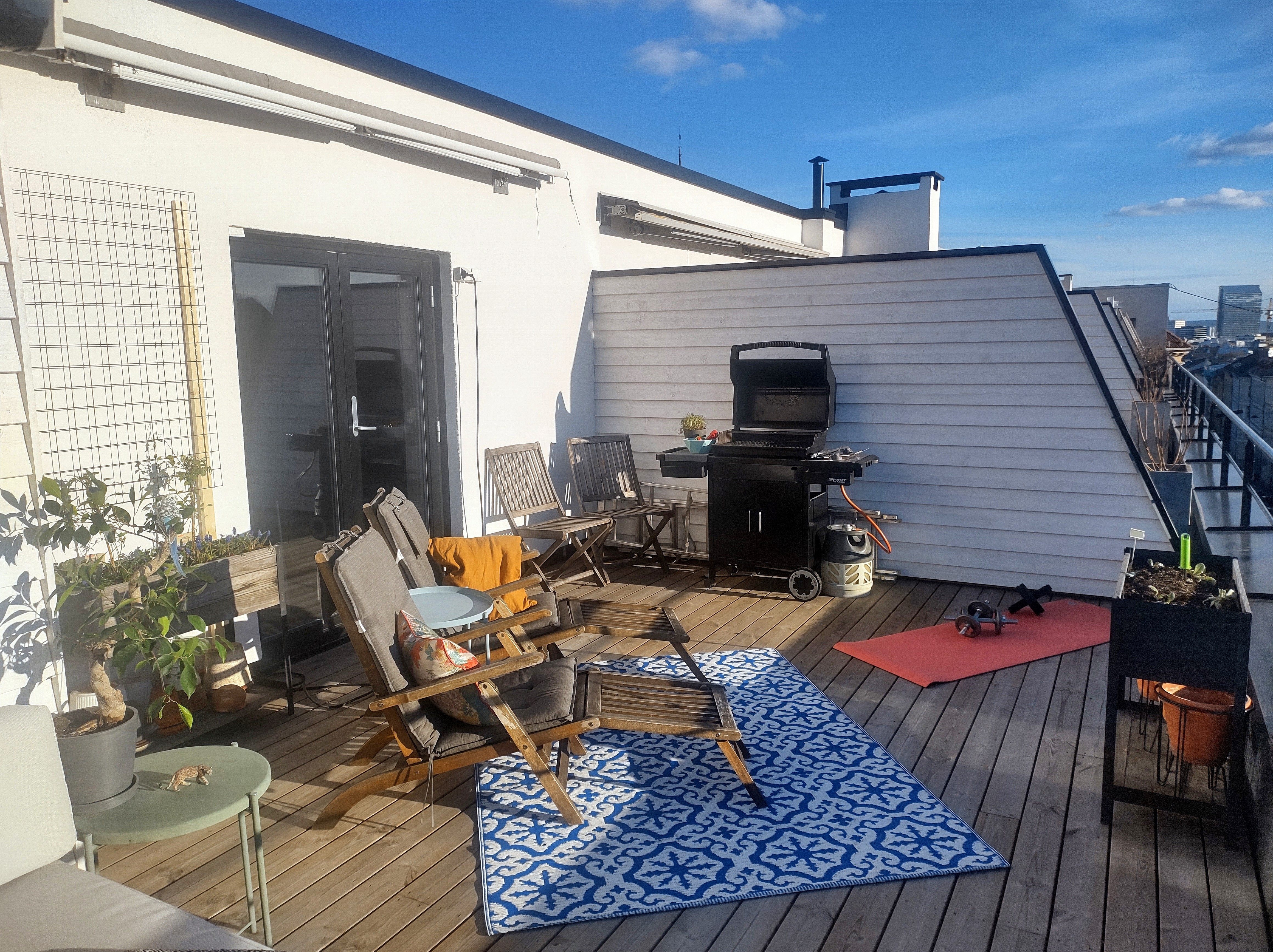 Big rooftop terrace at best Grunerløkka.