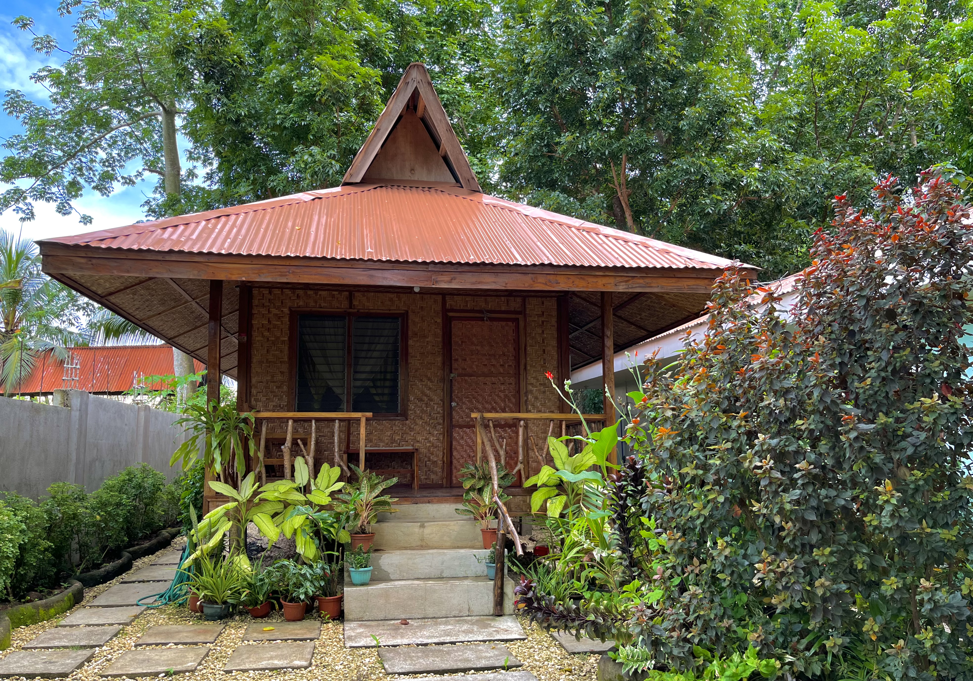 Samson’s Cosy Hut - Near Siquijor port (3mins)