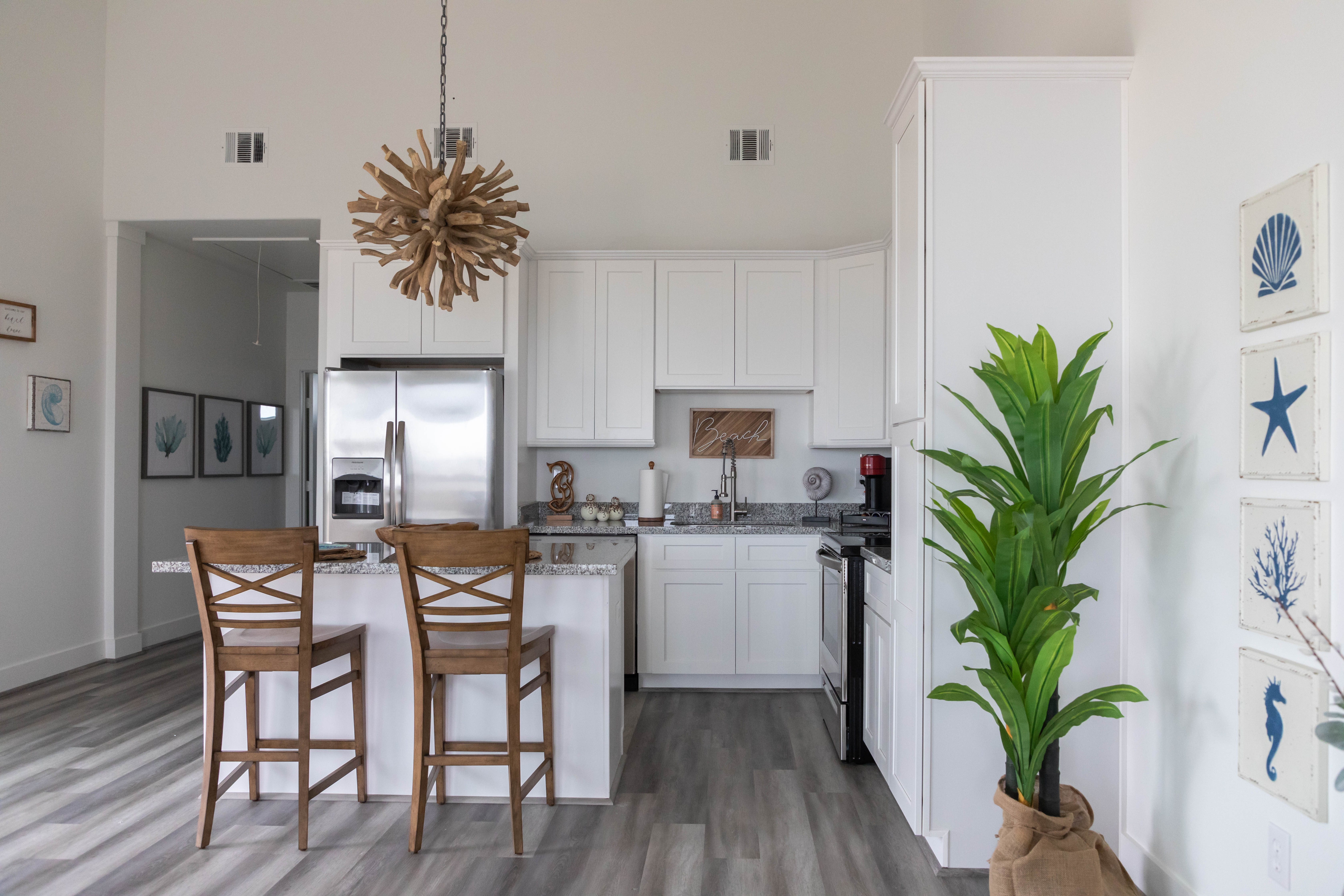 NEWLY RENOVATED Pier 6 Standard Bungalow 4! Condominiums for Rent in