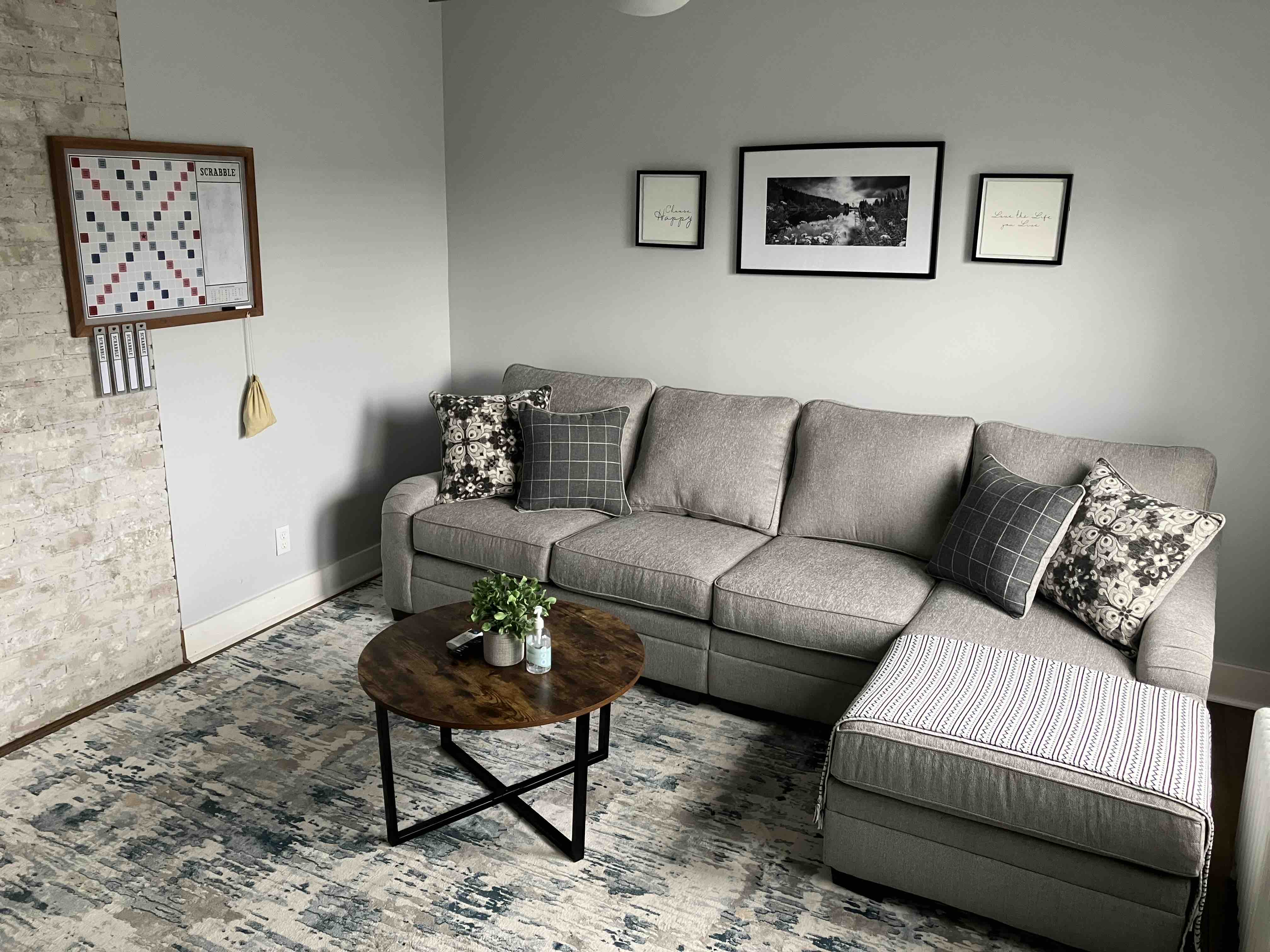 Newly renovated,Amazing Location,private parking in THIRTEENTH WARD, Albany