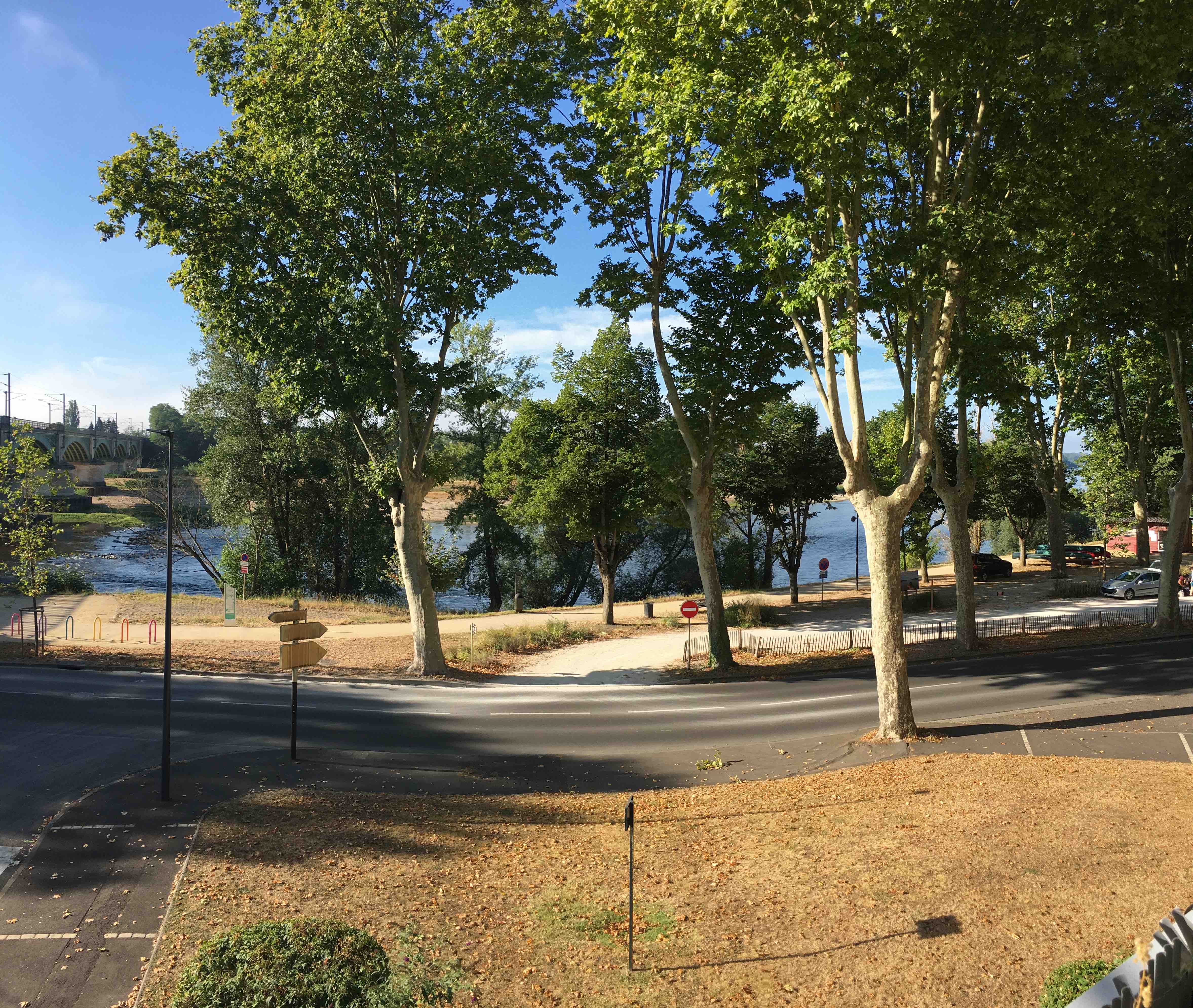 Bord de Loire T2 Air-conditioned room