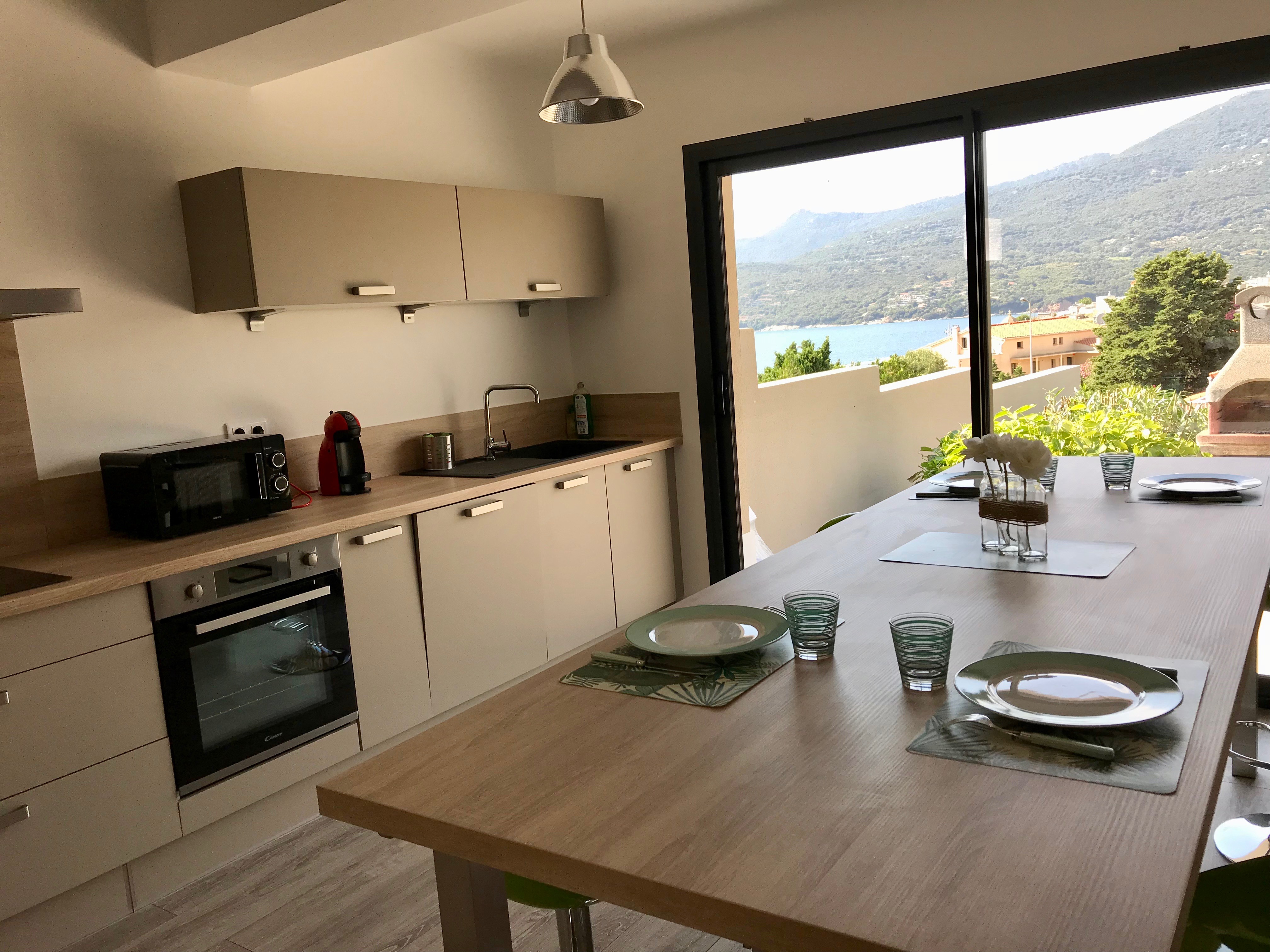 New apartment in villa air conditioning sea view 100m beach