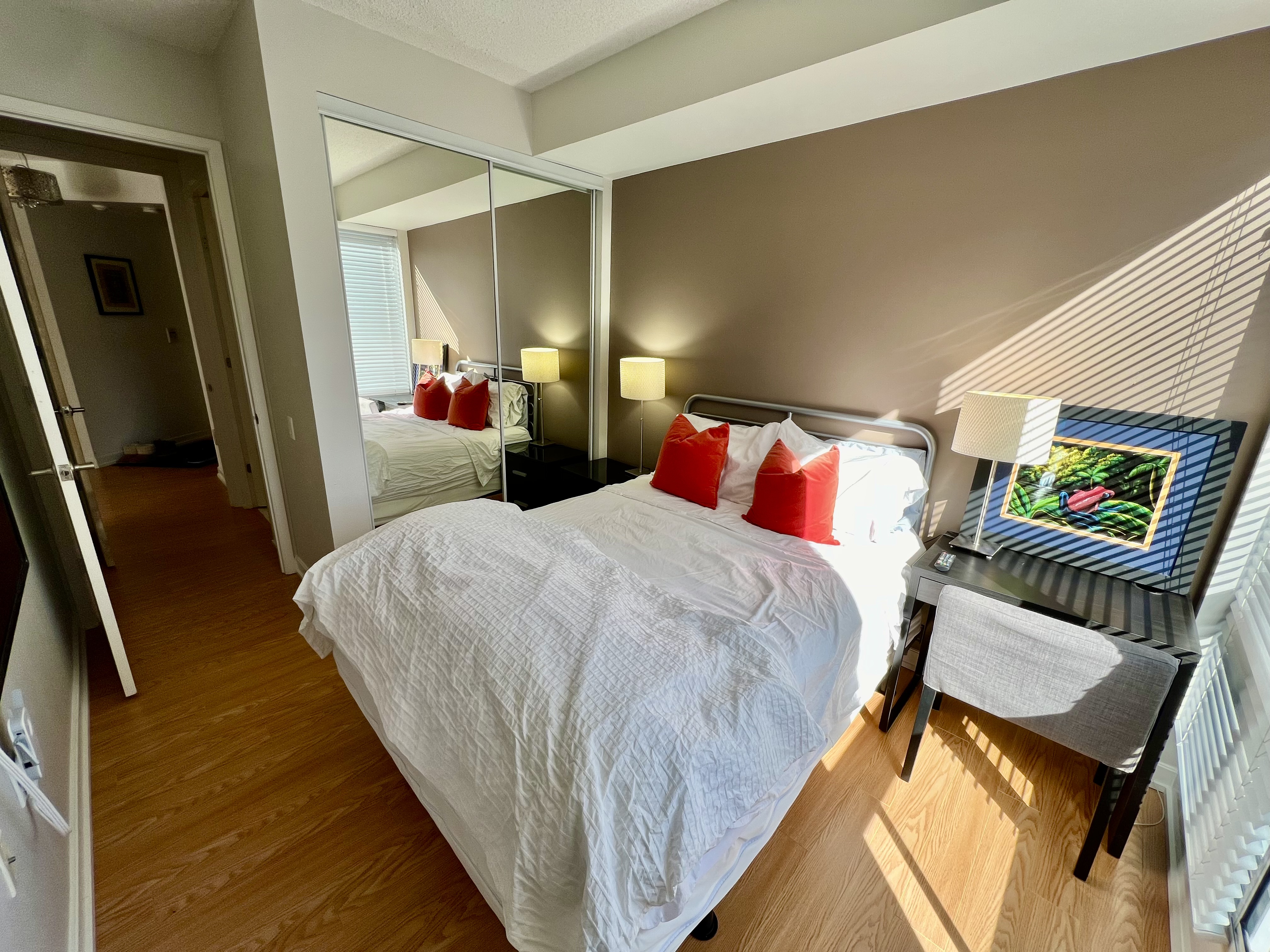 Private Room in Luxury Area, Shared Condo in Church-Yonge Corridor, Toronto