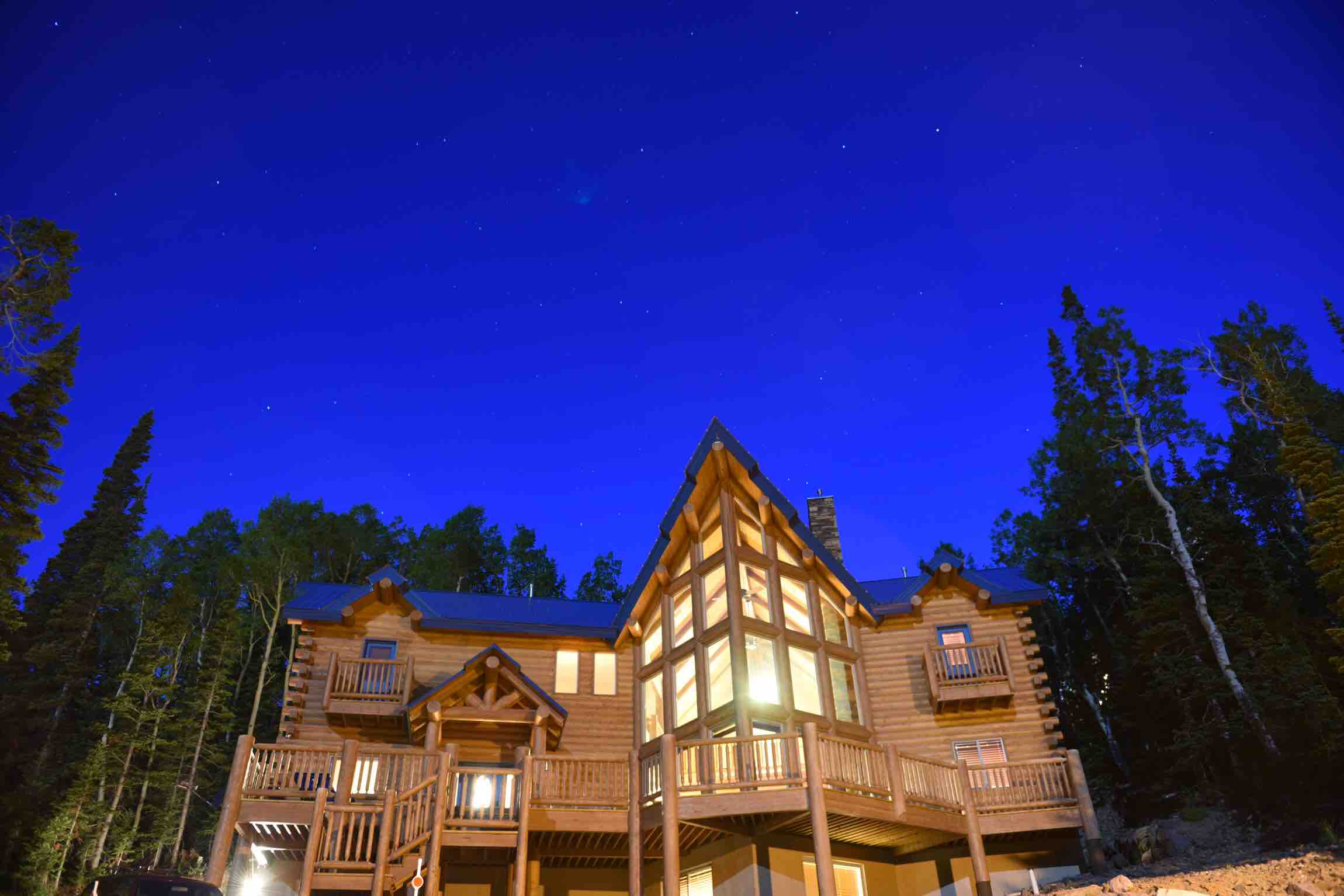 Gorgeous Cabin! Sleeps 14-18 for Large Families!