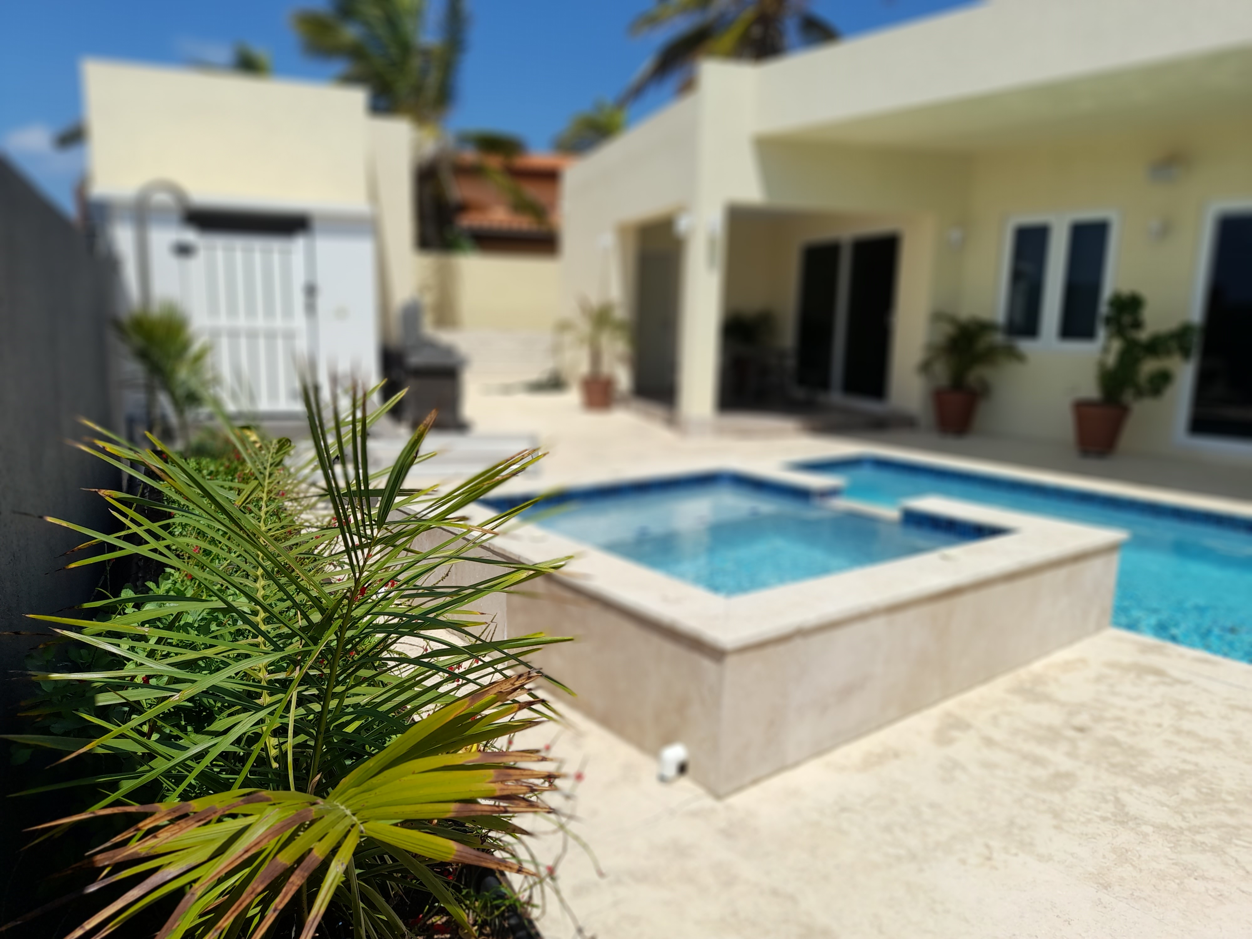 Modern 8 guest Family Villa with pool, 4 bedrooms!
