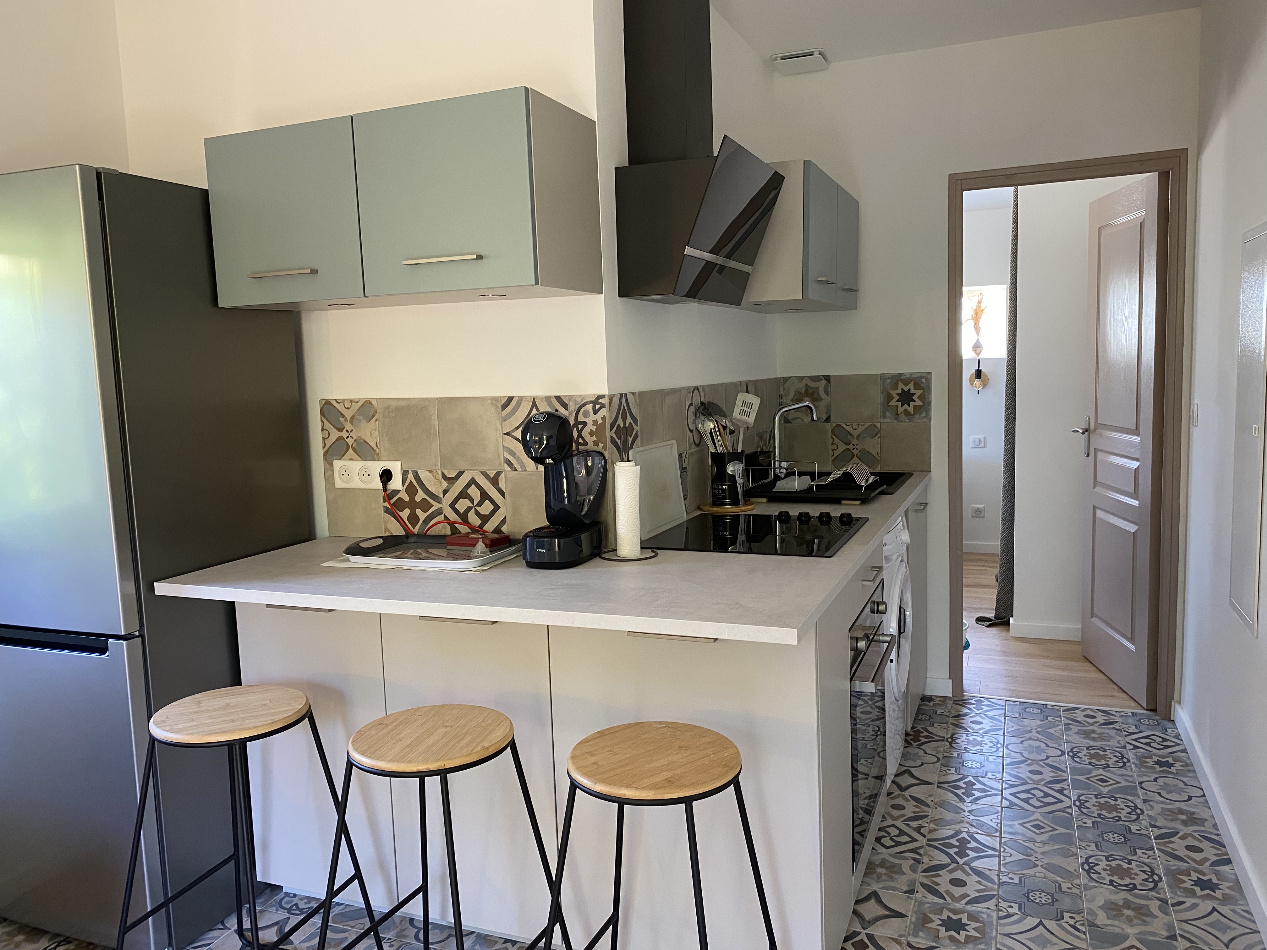 F2 5 minutes from the beaches, sleeps 4