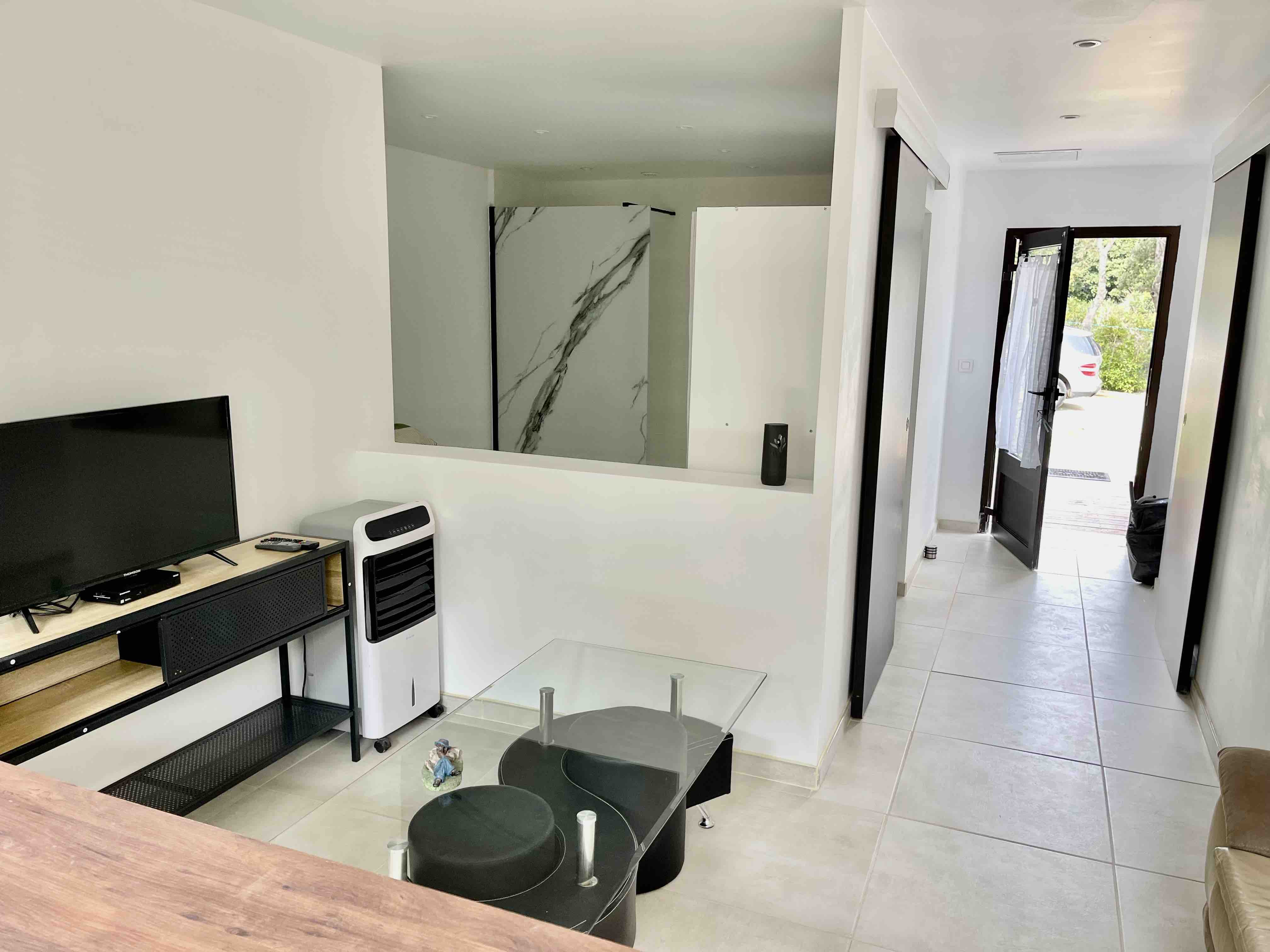 Quiet apartment close to all-inclusive beaches