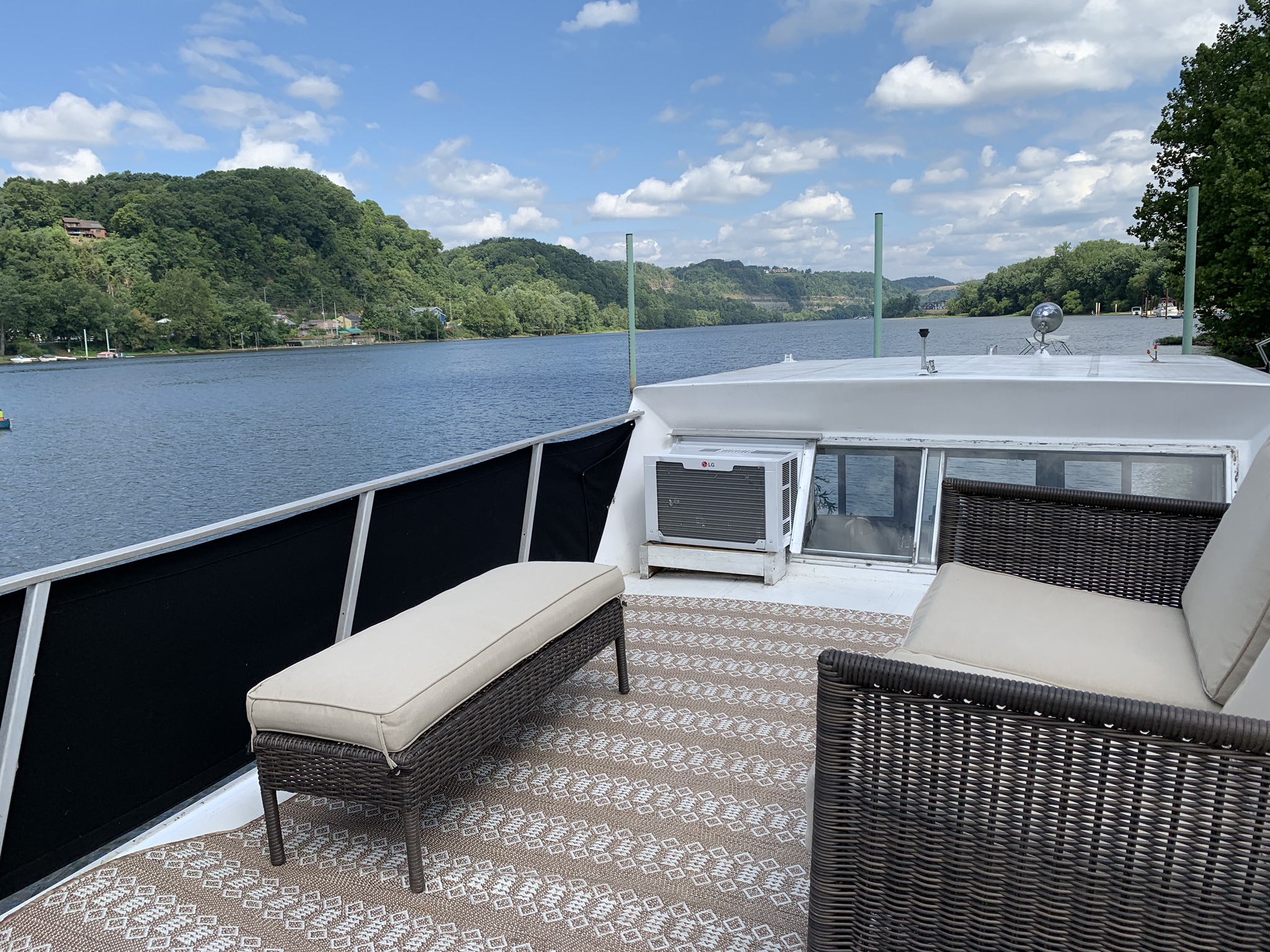 Stationary Houseboat The Oolikhanna Houseboats for Rent in Verona