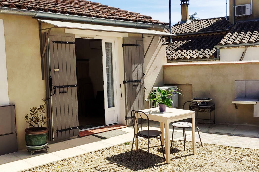 Charming 2 rooms close to the village center