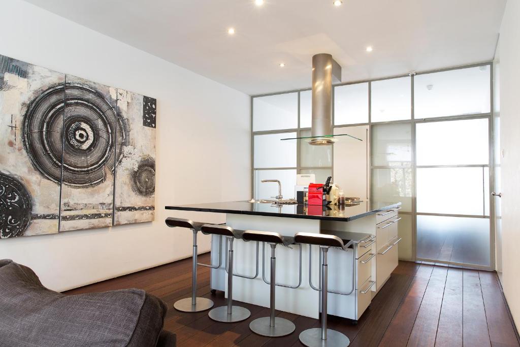 Marnix Modern: Supercentral — Amsterdam stay