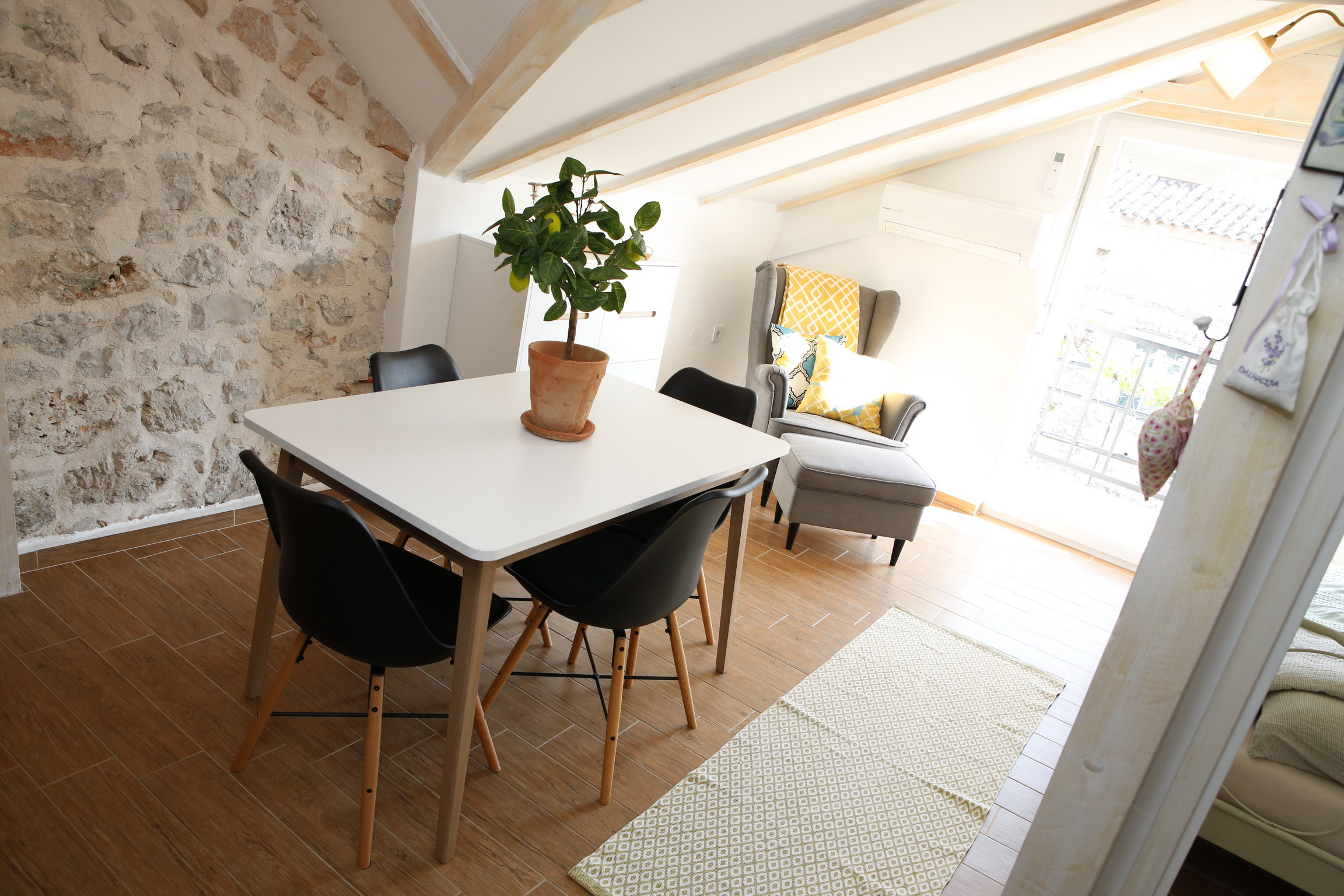 Holiday apartment in downtown Vodice. Big terrace!